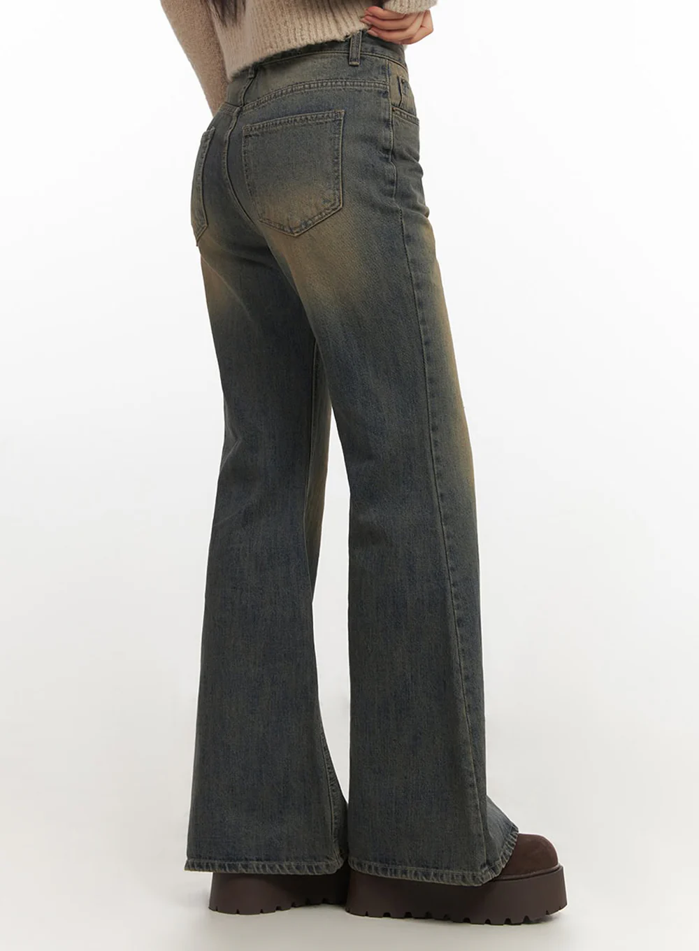 Kourtney Vintage Wash Flared Jeans IF510 - Image 7