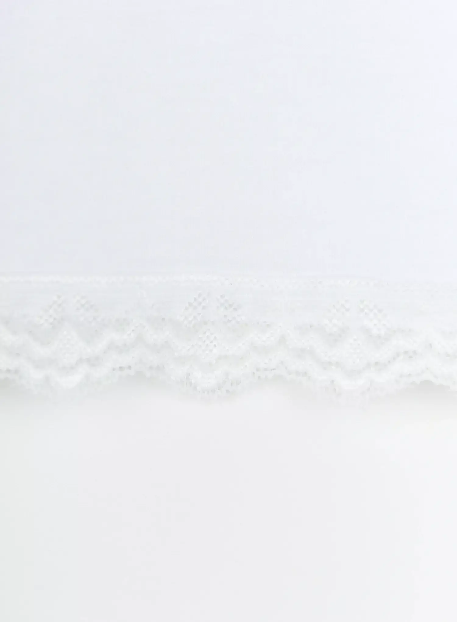 Lace Trim Sleeveless Camisole IU509 - Image 11