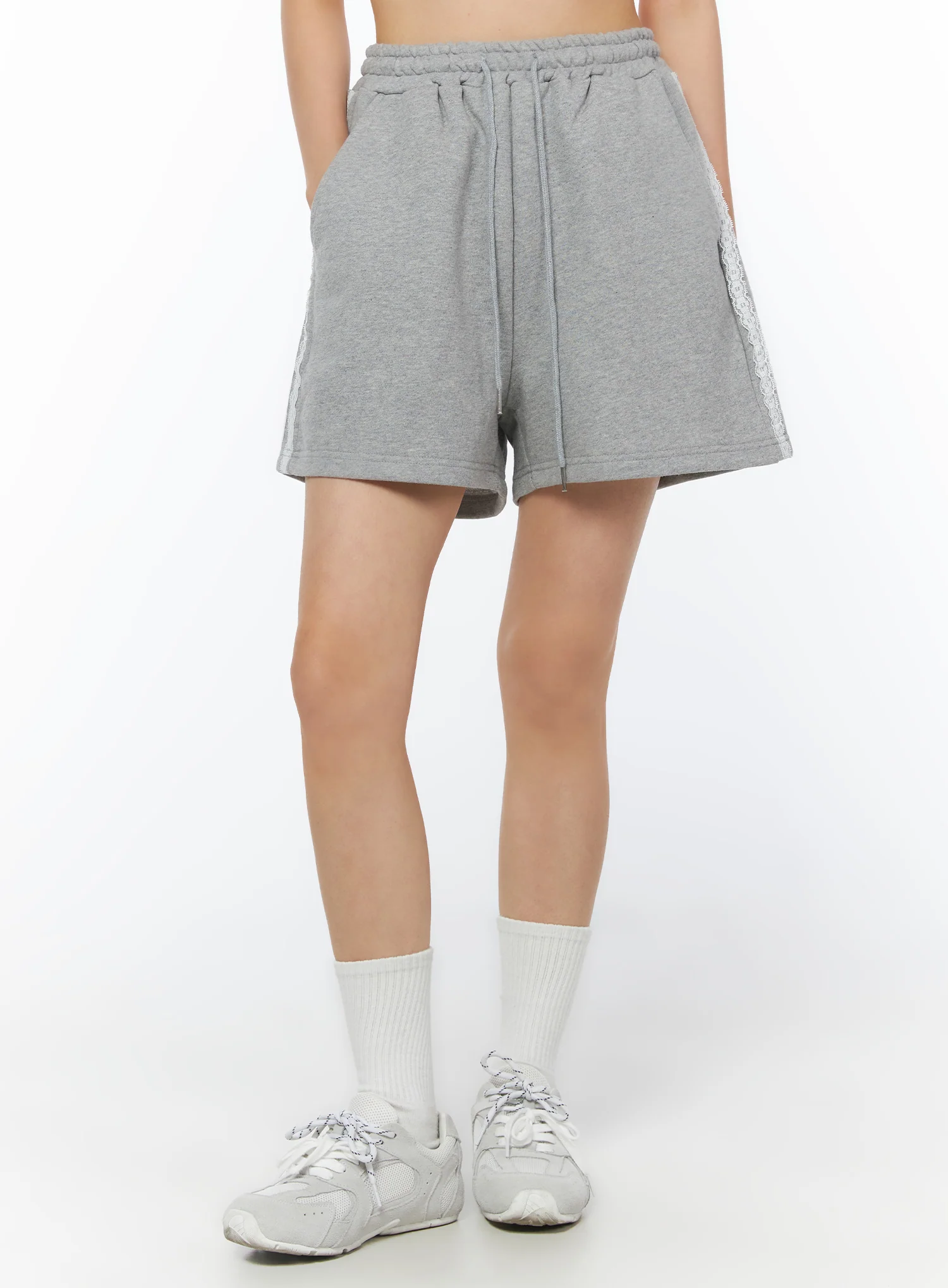Lace Trim Track Shorts IU519 - Image 4