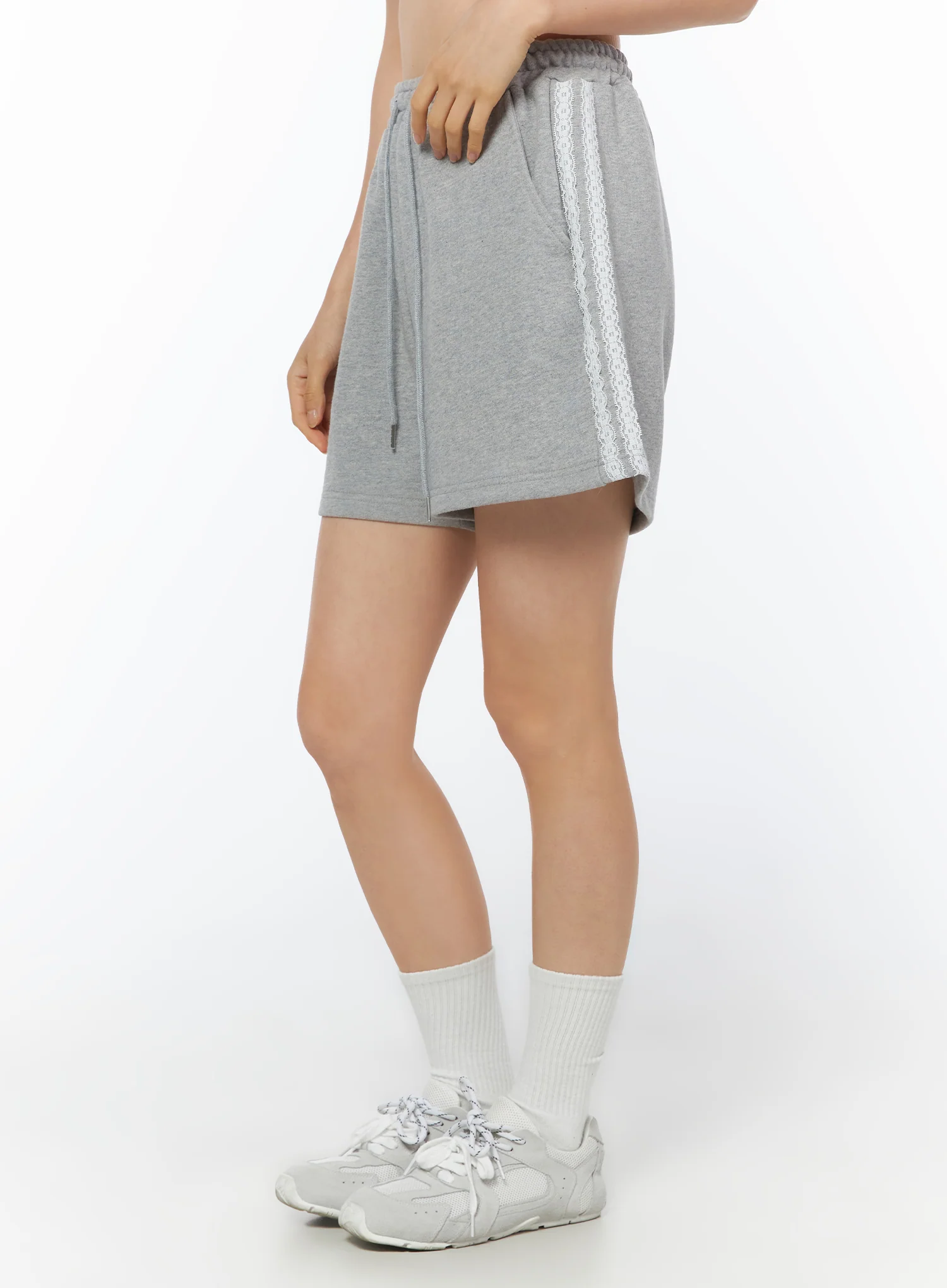 Lace Trim Track Shorts IU519 - Image 5