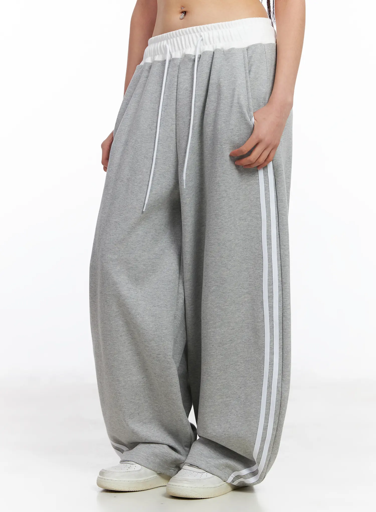 Layered Two-Tone Sweatpants CF506 - Image 13