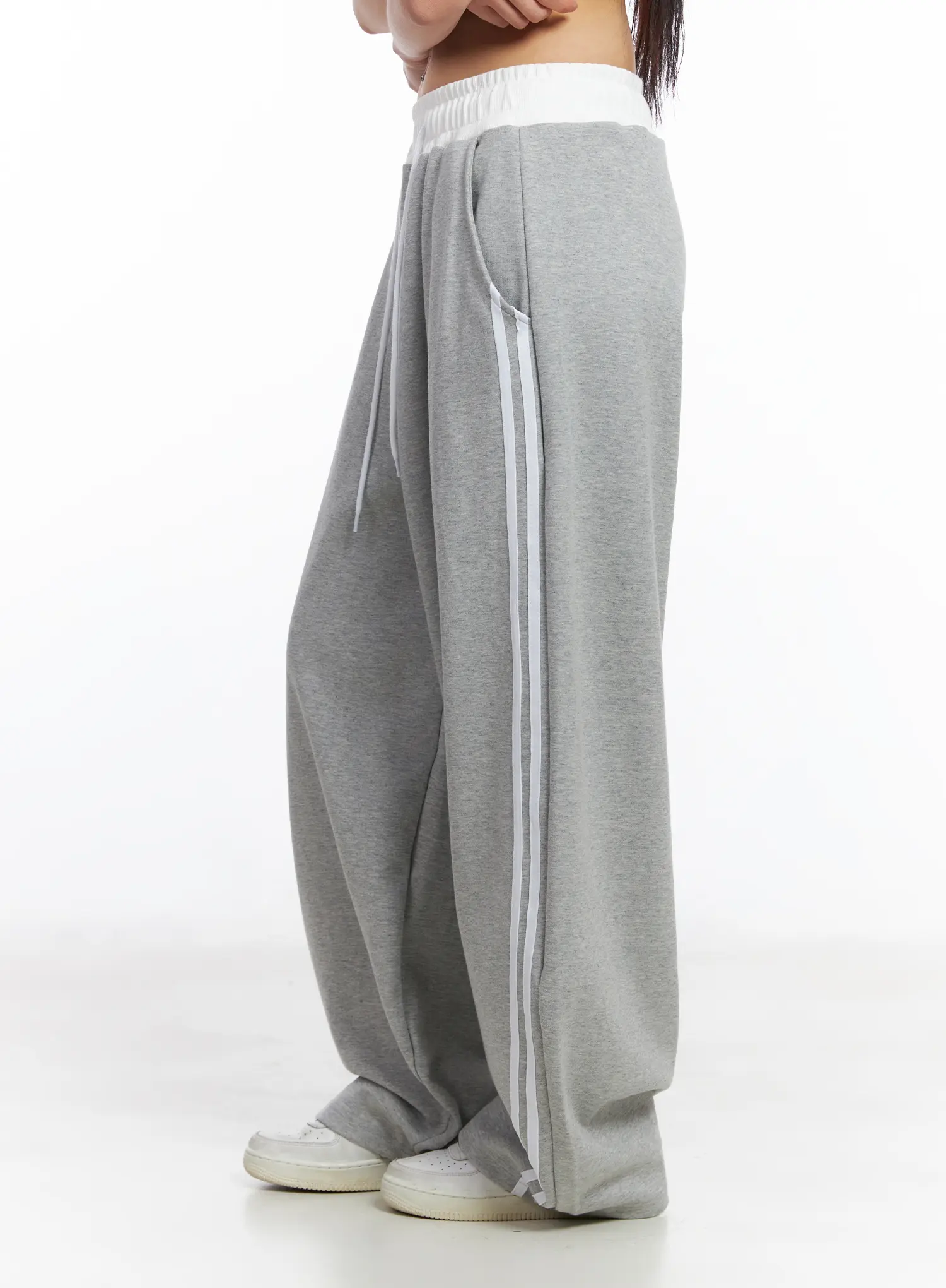 Layered Two-Tone Sweatpants CF506 - Image 17