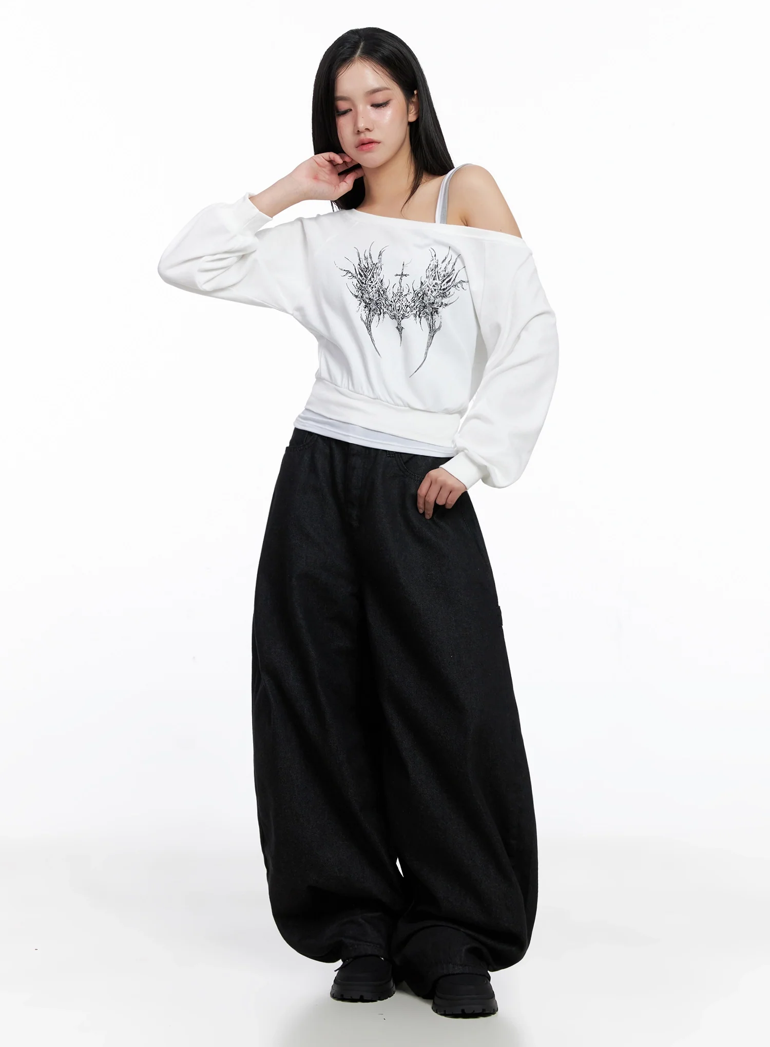 Lea Cross-Patch Baggy Jeans IS525 - Image 12