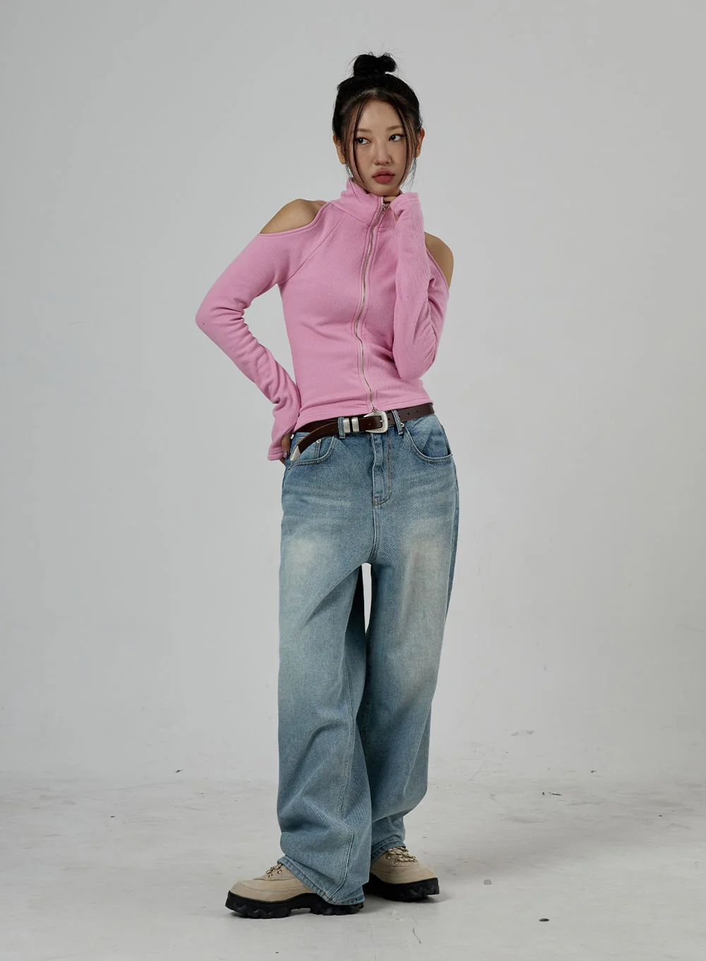 Light Wash Baggy Jeans Unisex CD26 - Image 10