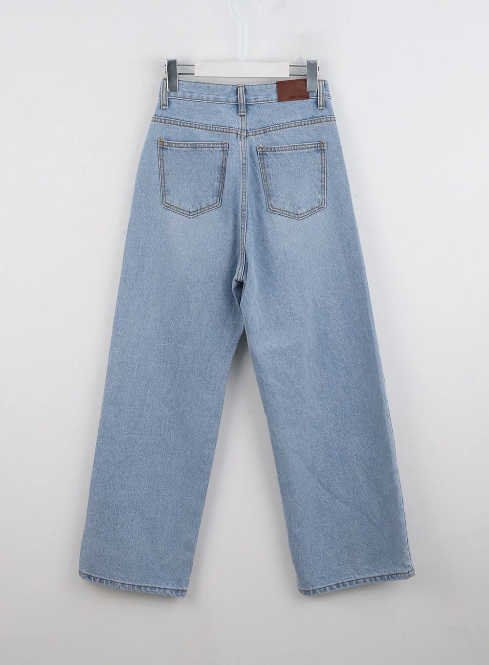Light Washed Straight Jeans ON329 - Image 8