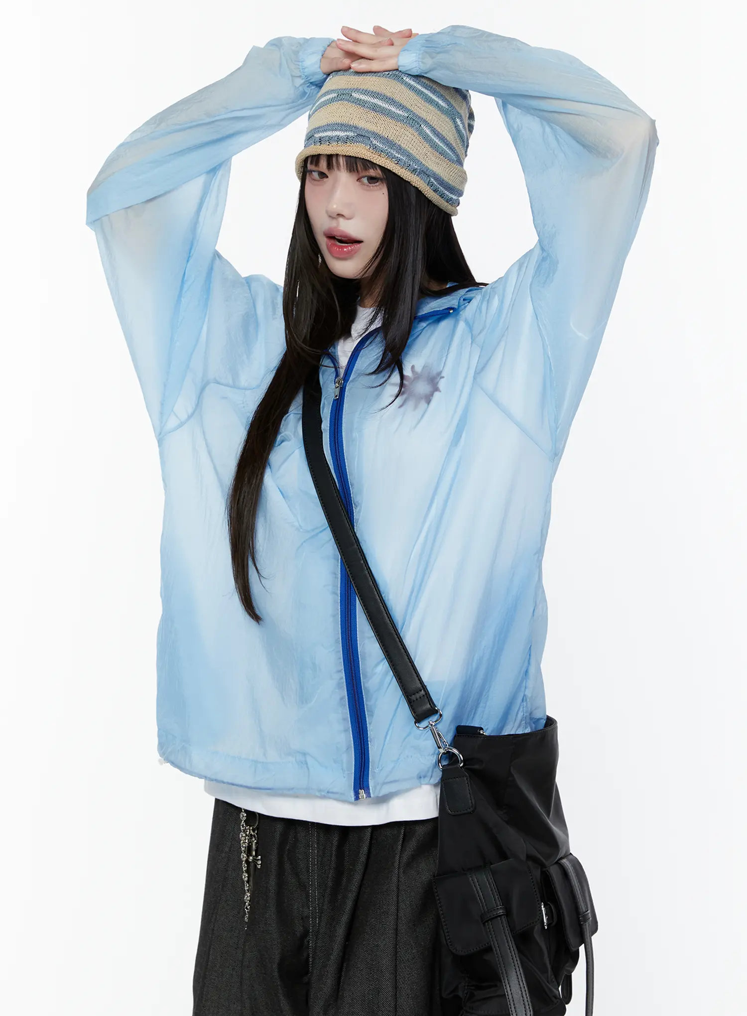 Lightweight Sheer Hooded Windbreaker CU505