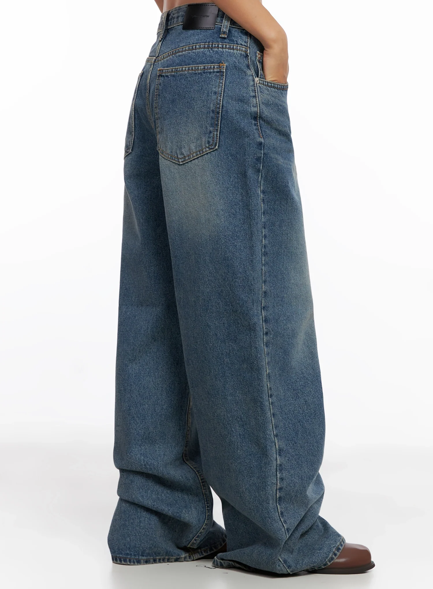 Lilah Wide-Leg Washed Jeans IG527 - Image 11