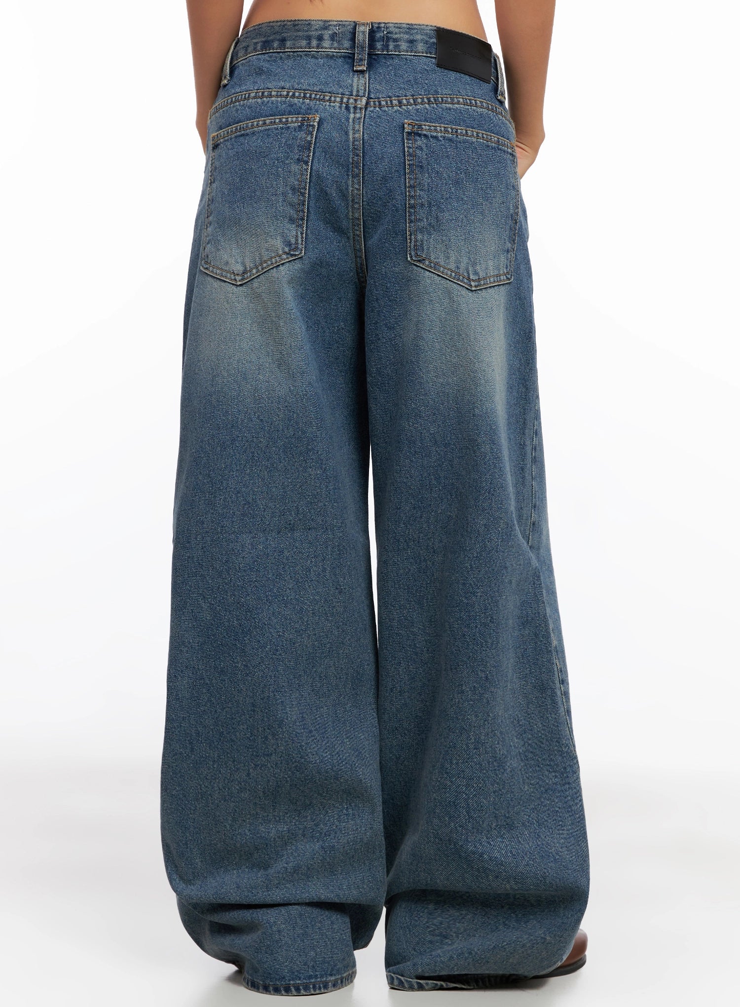 Lilah Wide-Leg Washed Jeans IG527 - Image 15