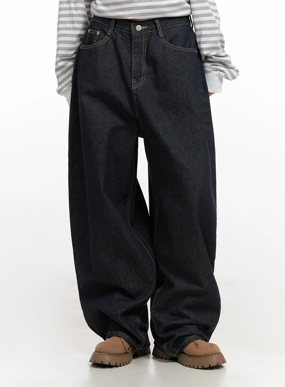Lily Stitched Wide-Leg Jeans CN426
