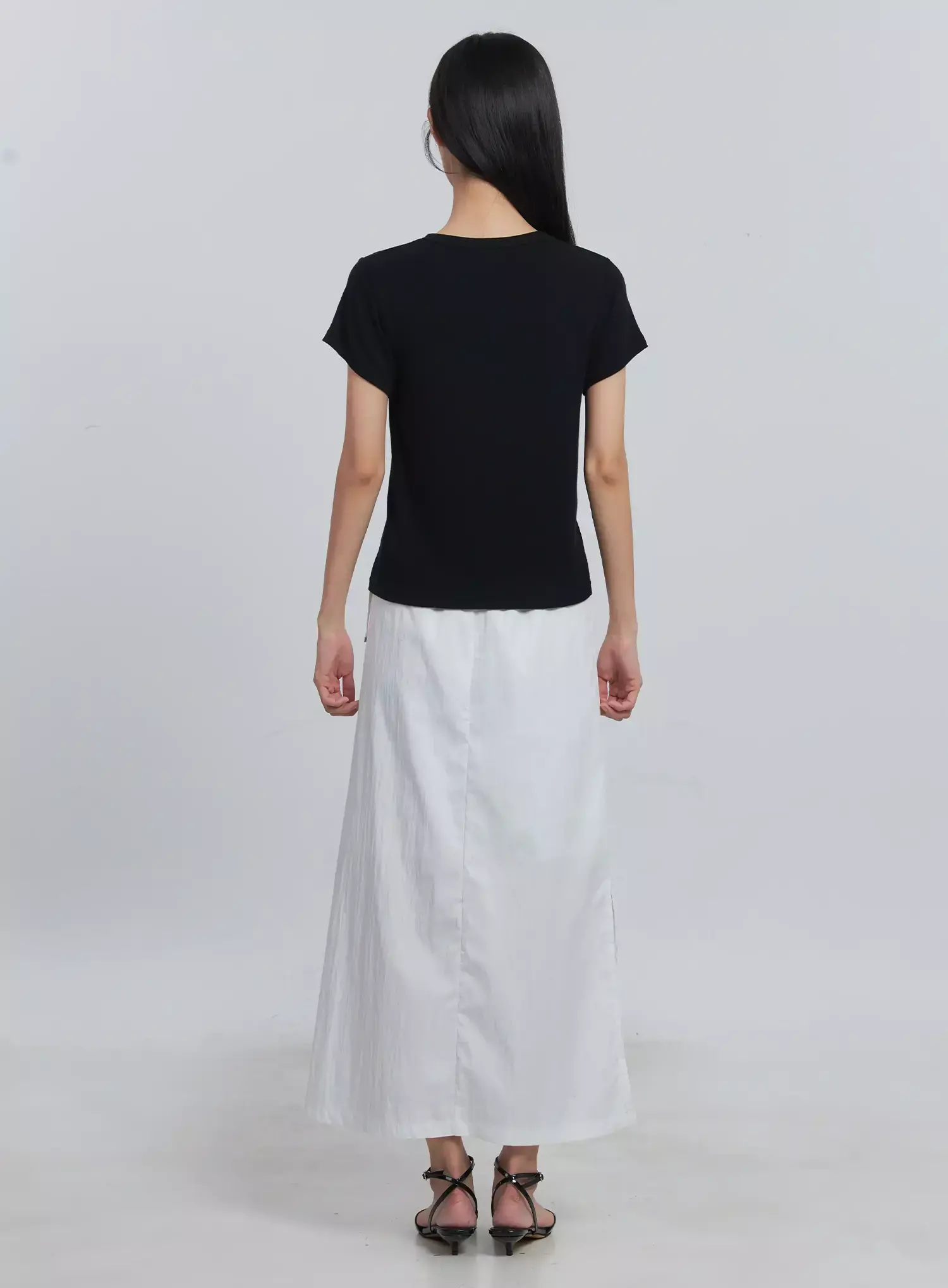 Loose-Fit Short-Sleeve Tee IU512 - Image 13