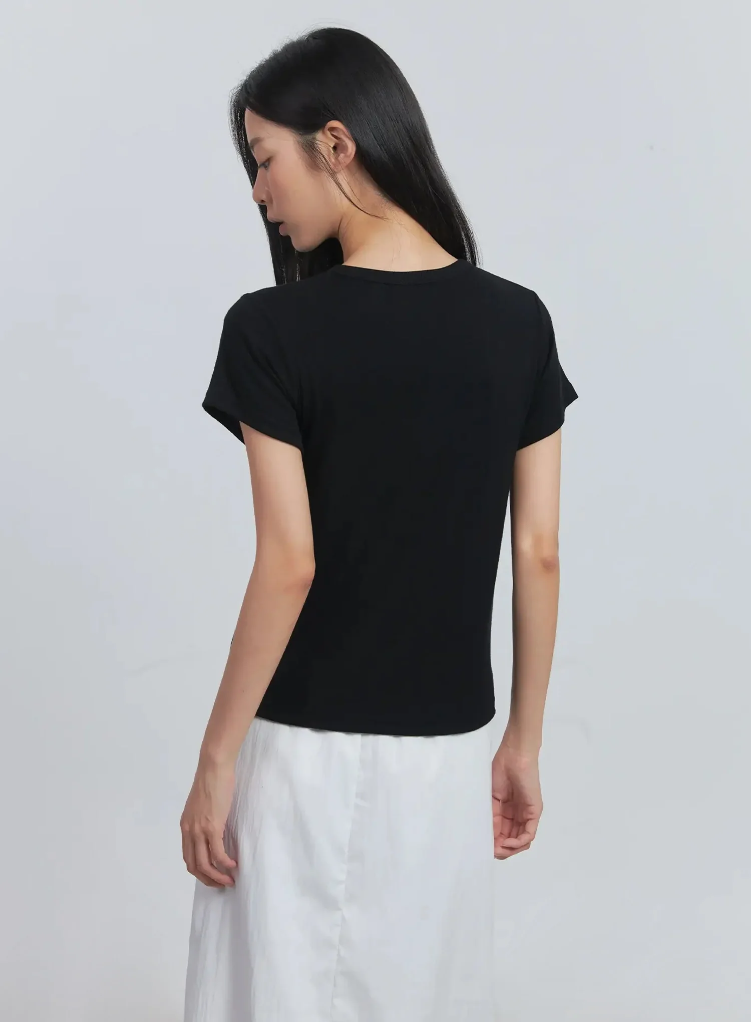 Loose-Fit Short-Sleeve Tee IU512 - Image 8