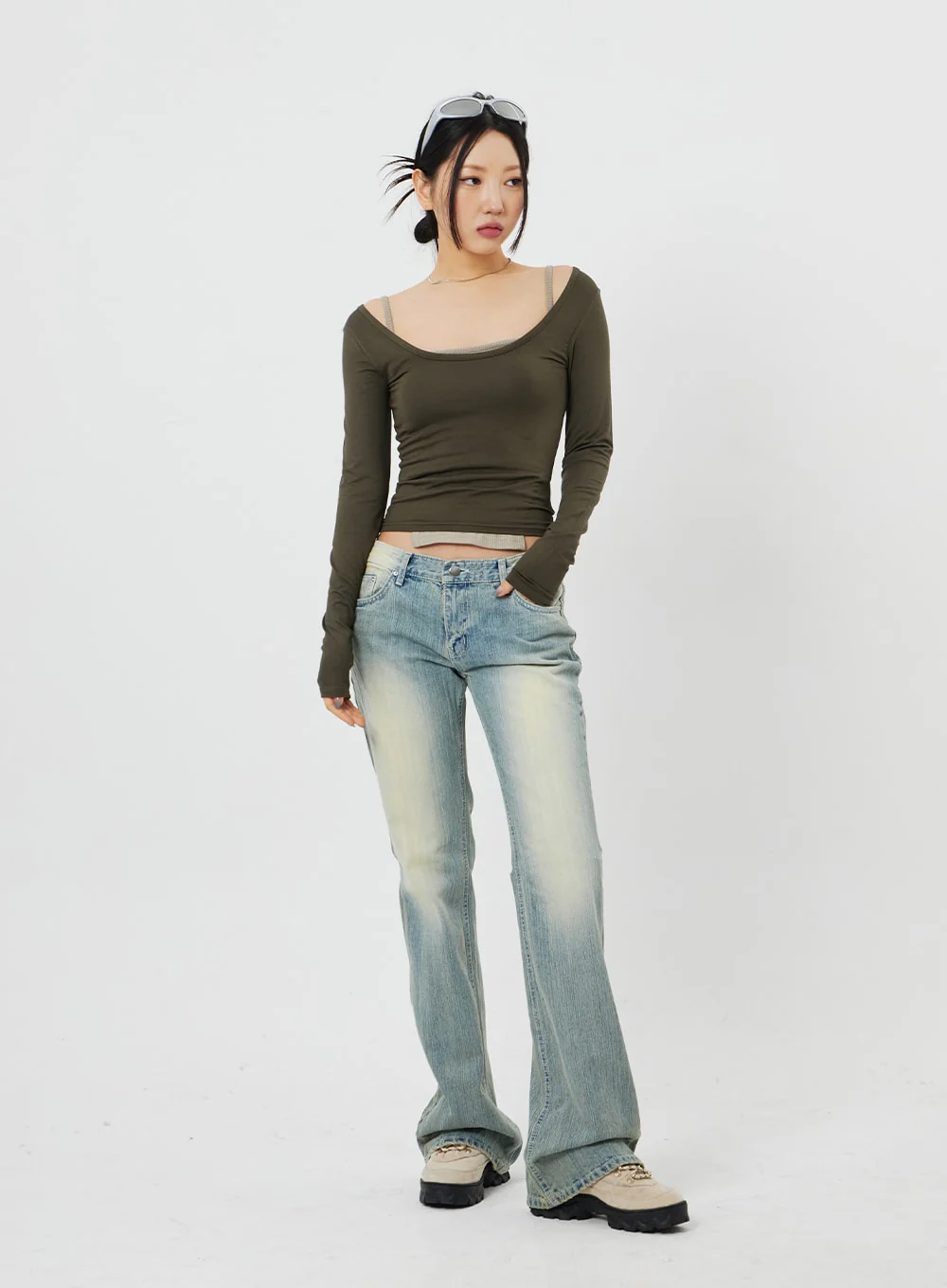 Low Rise Bootcut Jeans CF315 - Image 13