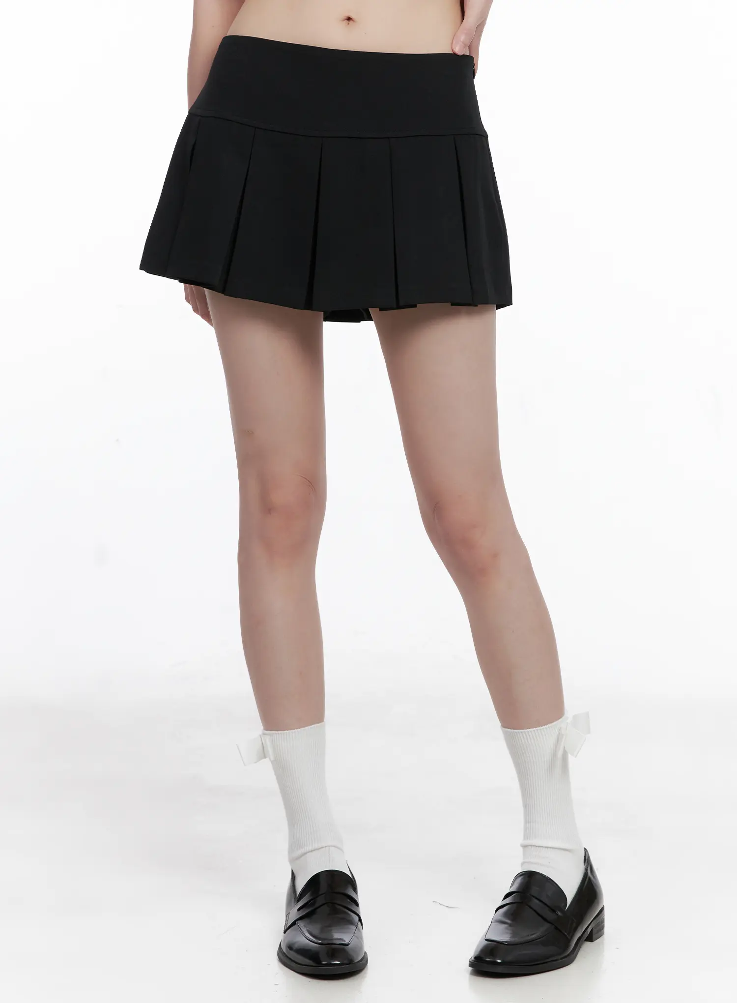 Low-Waisted Pleated Skirt CG518