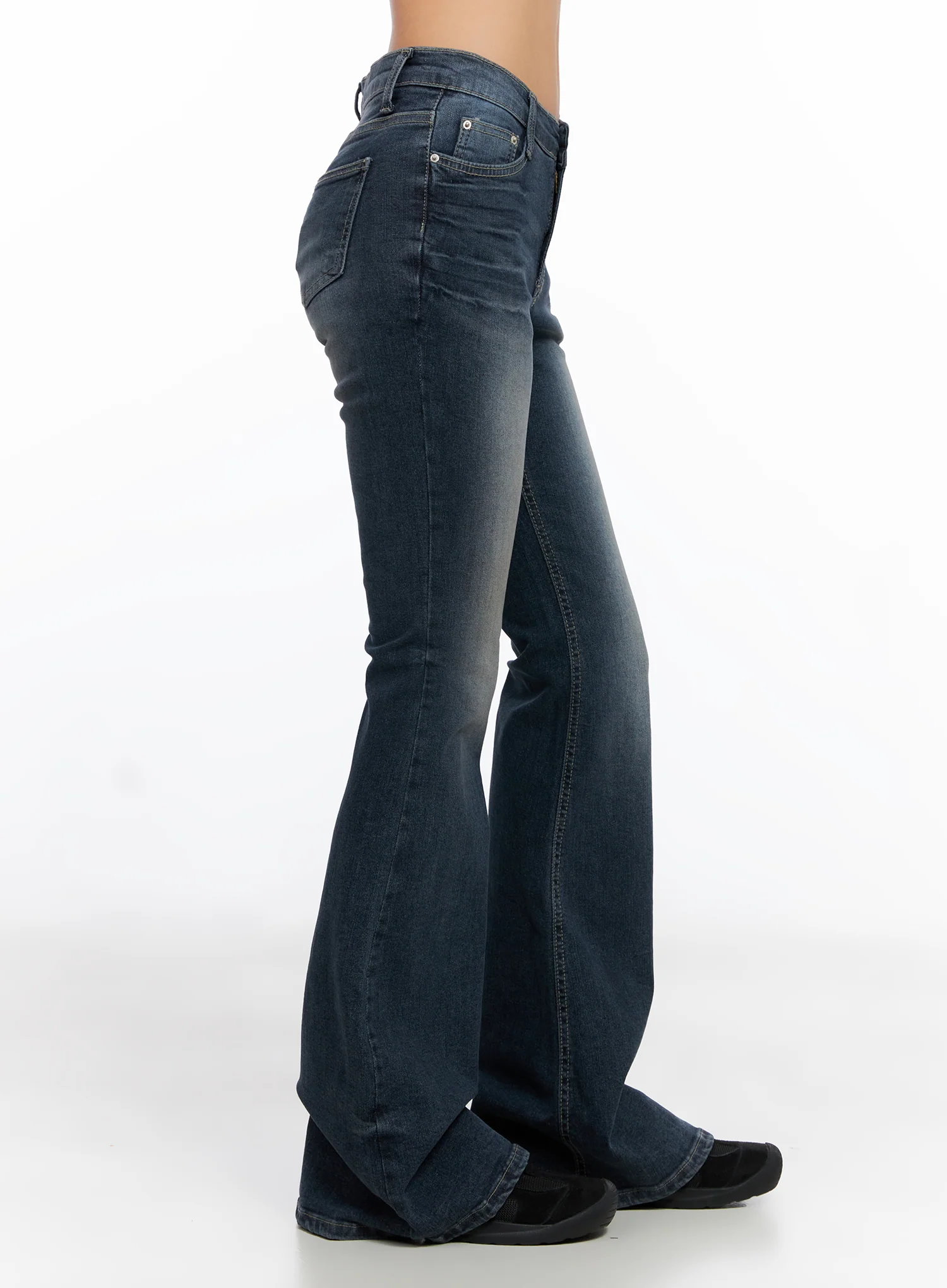 Melina Hip-Pad Low-Rise Flare Jeans CO514 - Image 4