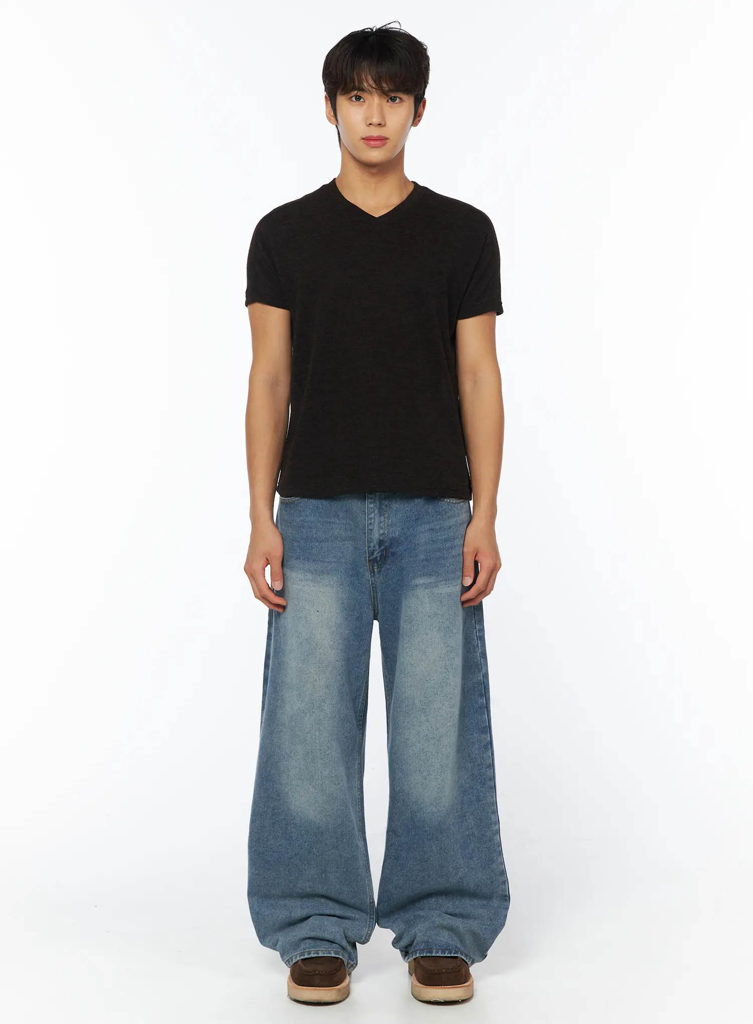 Men's Basic V-Neck T-Shirt IY529 - Image 3