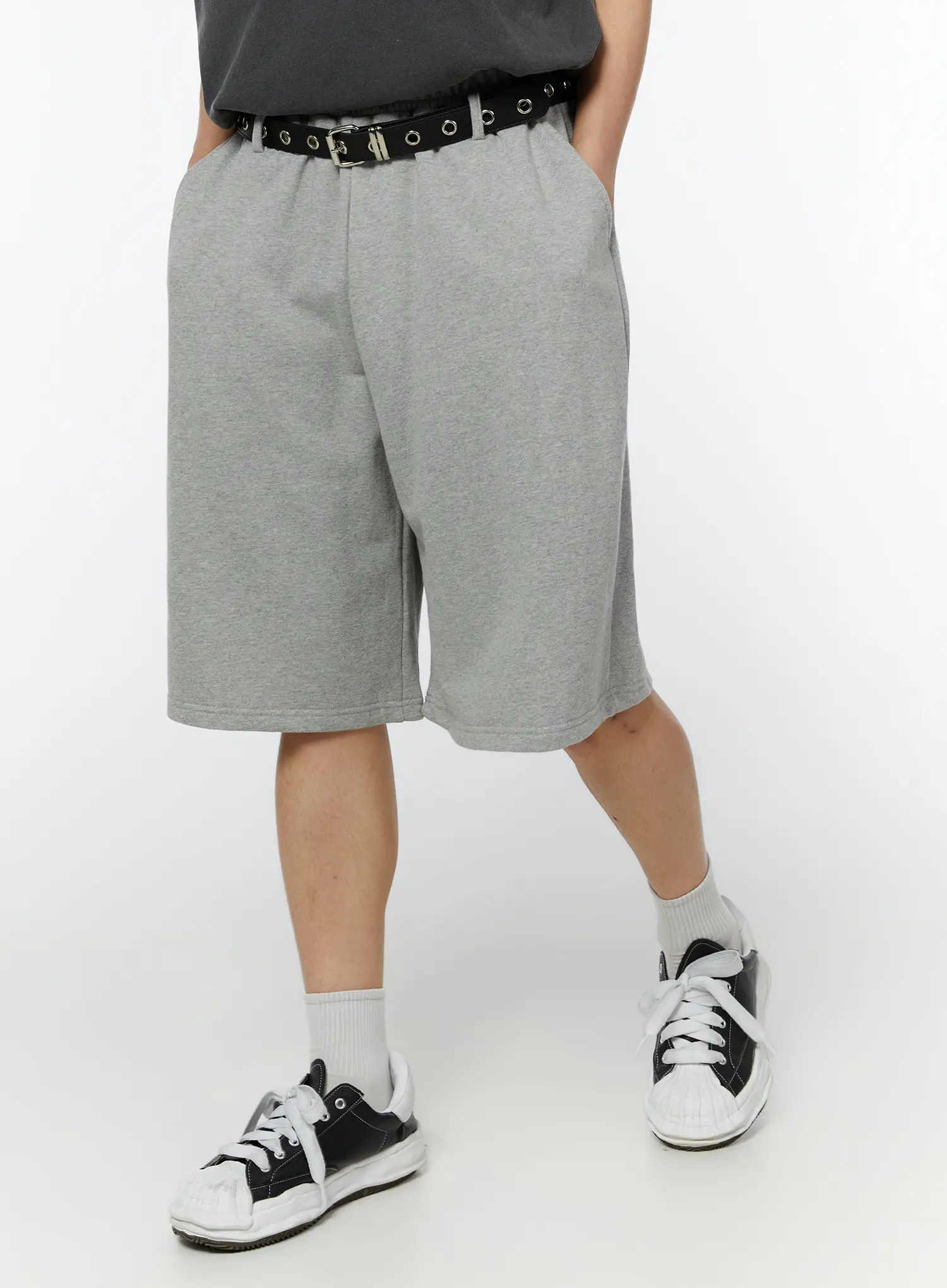 Men's Belted Bermuda Shorts IU515