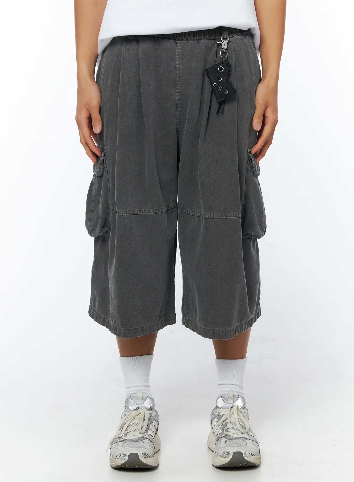 Men's Cargo Bermuda Shorts (Dark Gray) IY529