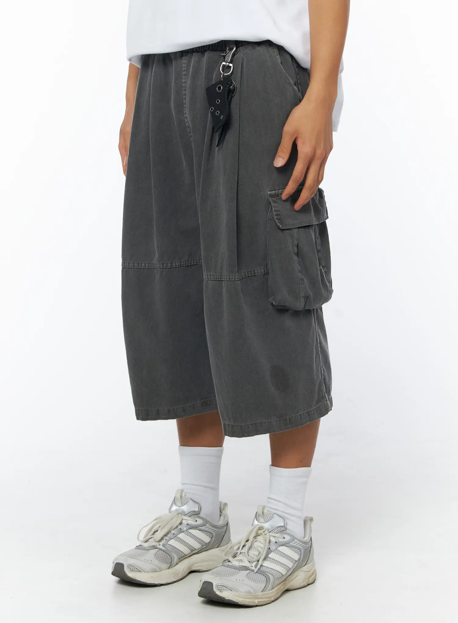 Men's Cargo Bermuda Shorts (Dark Gray) IY529 - Image 2