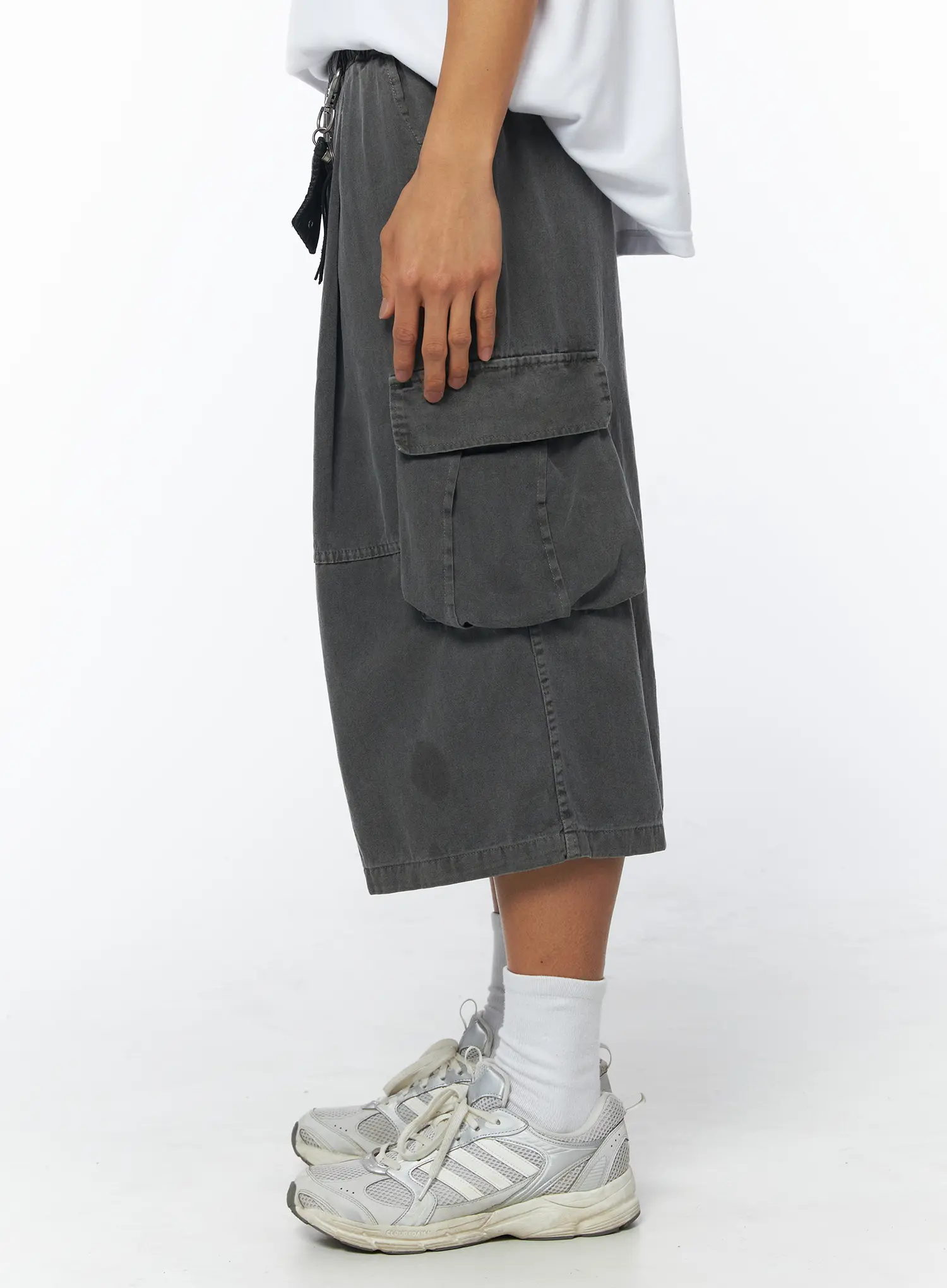Men's Cargo Bermuda Shorts (Dark Gray) IY529 - Image 6