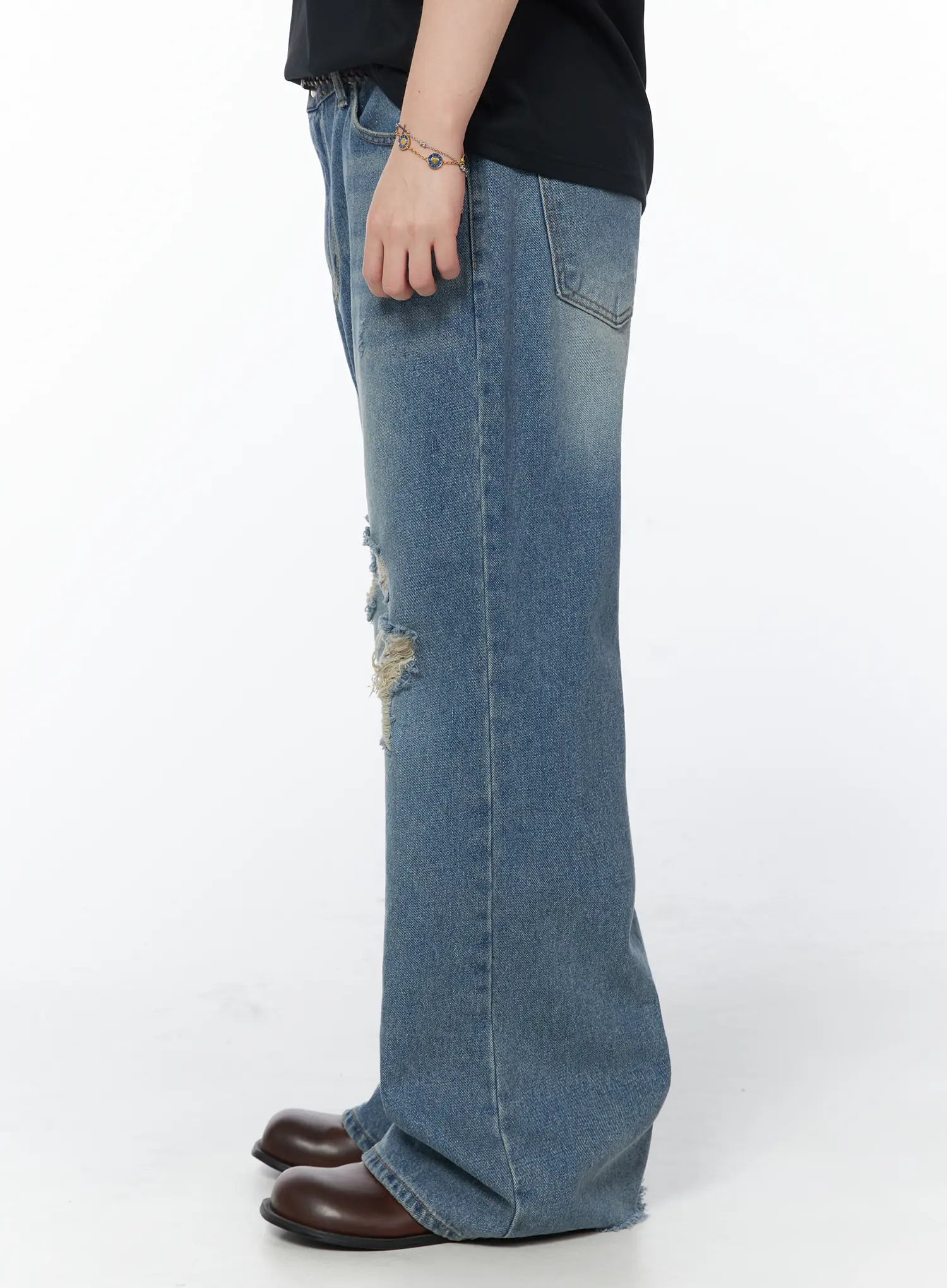 Men's Colby Vintage Distressed Flared Jeans IY525 - Image 8