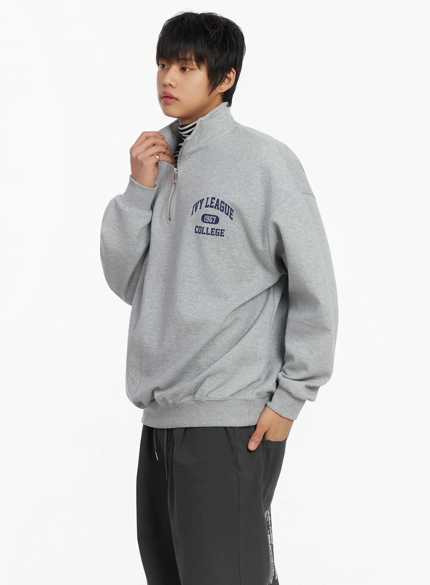 Men's Collegiate Graphic Quarter Zip Sweatshirt IJ527