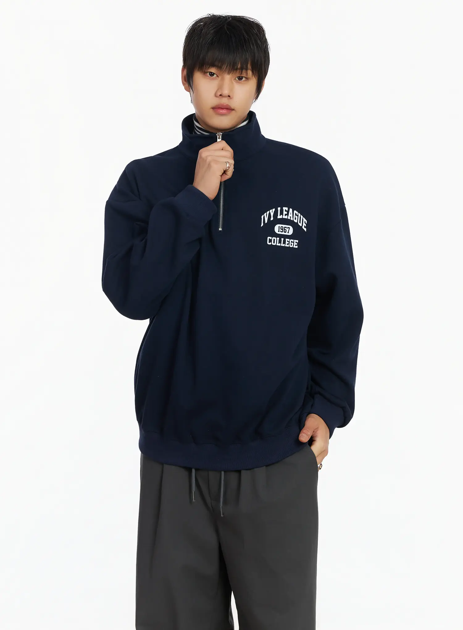 Men's Collegiate Graphic Quarter Zip Sweatshirt IJ527 - Image 3