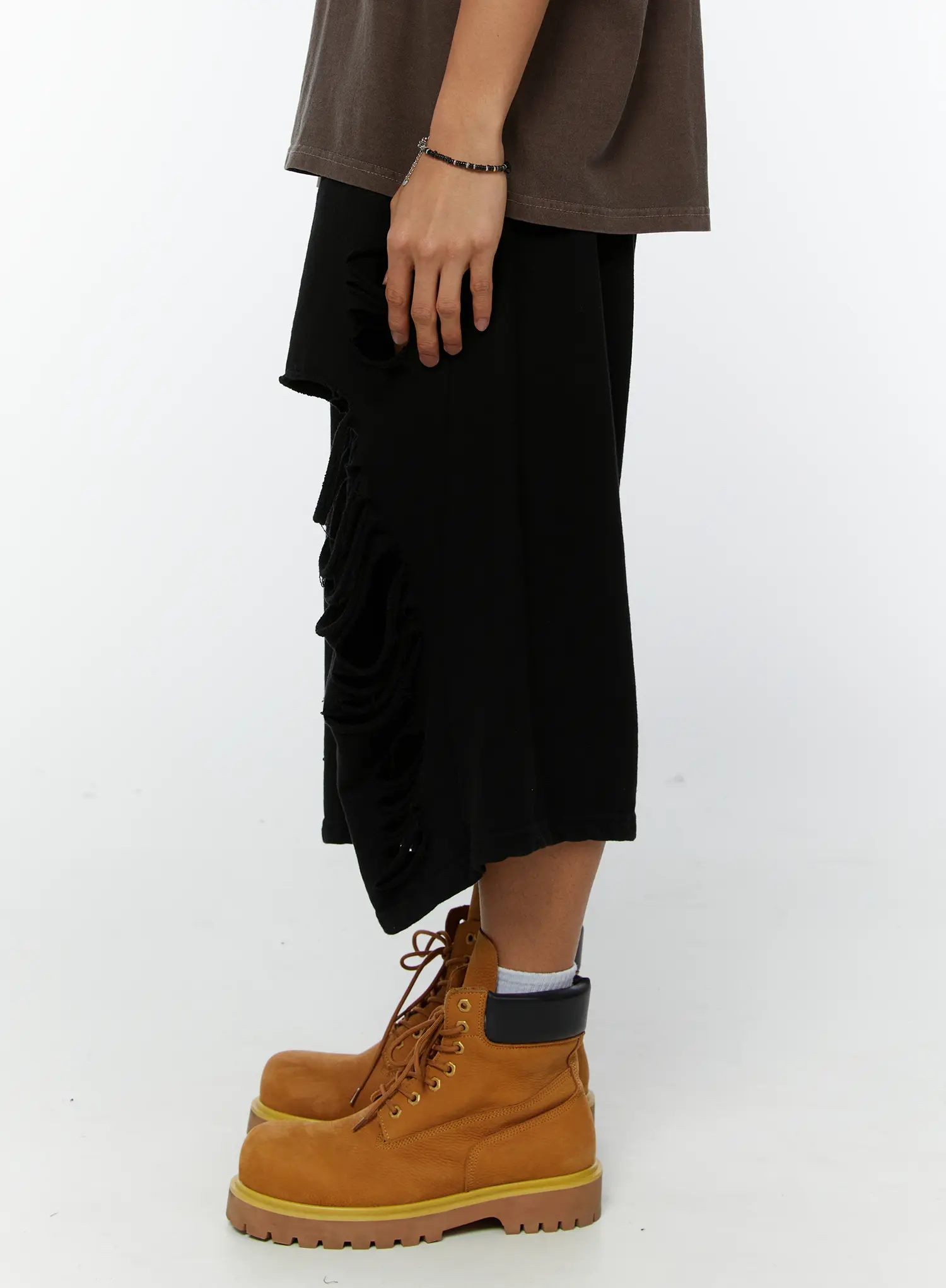 Men's Distressed Bermuda Shorts IY514 - Image 9