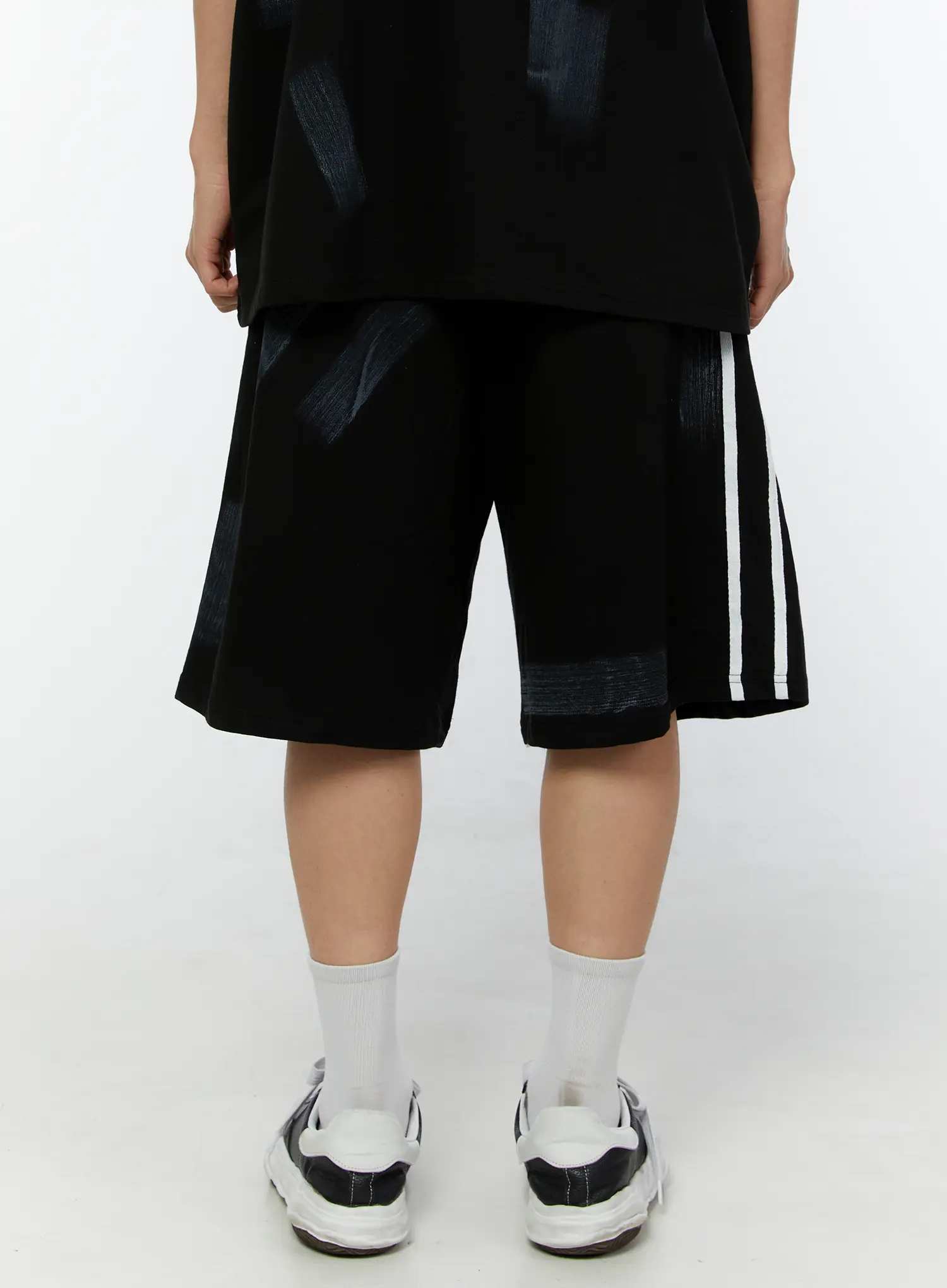 Men's Graphic Bermuda Shorts (Black) IU518 - Image 6