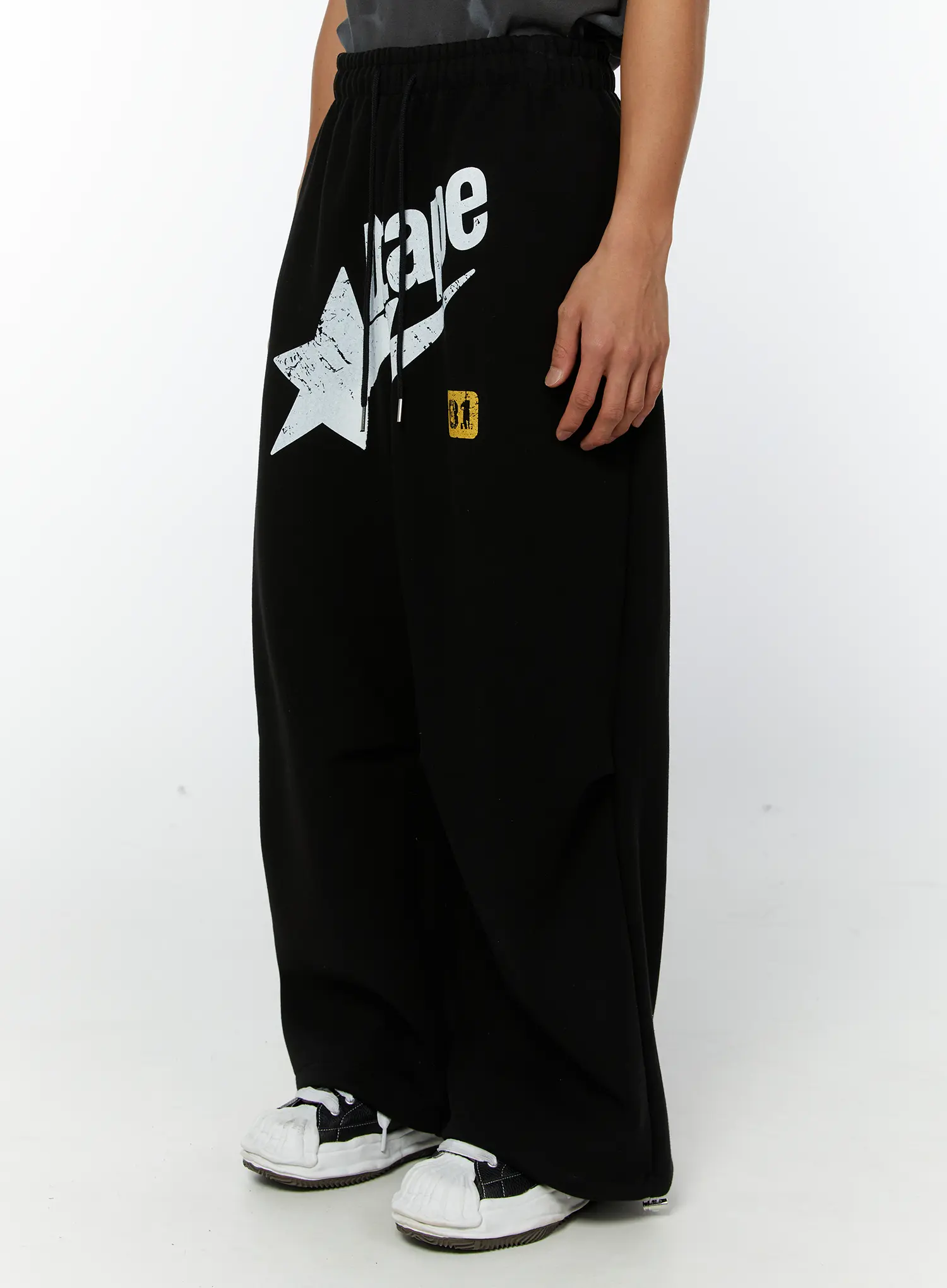 Men's Graphic Parachute String Sweatpants (Black) IY513 - Image 2