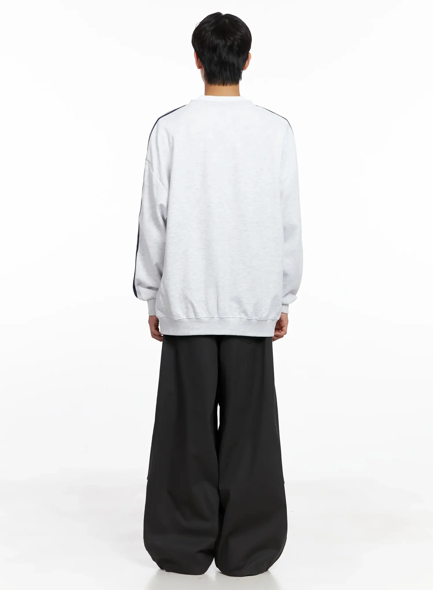 Men's Graphic V-Neck Sweatshirt IO516 - Image 14