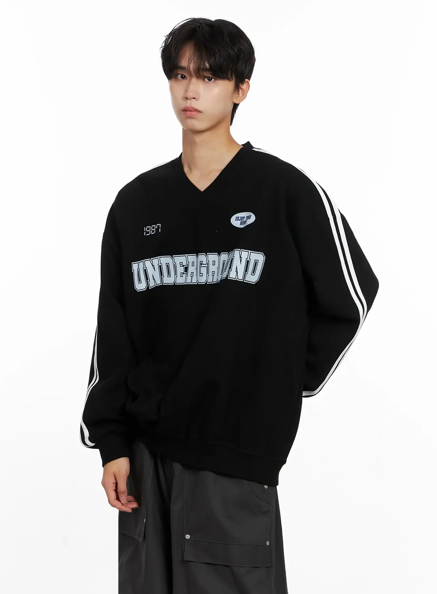 Men's Graphic V-Neck Sweatshirt IO516 - Image 2