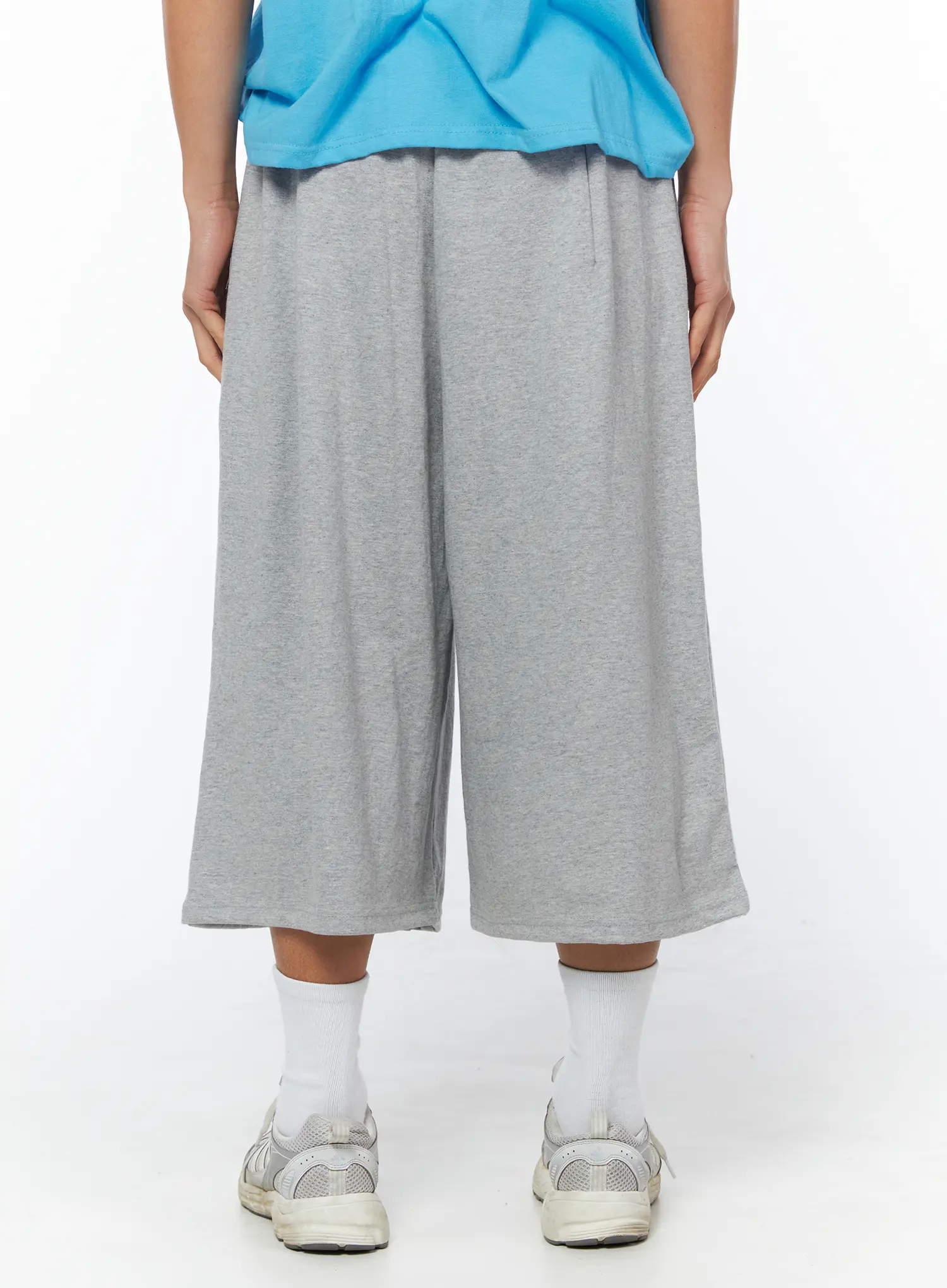 Men's Gray Relaxed-Fit Bermuda Sweat Shorts IU503 - Image 7