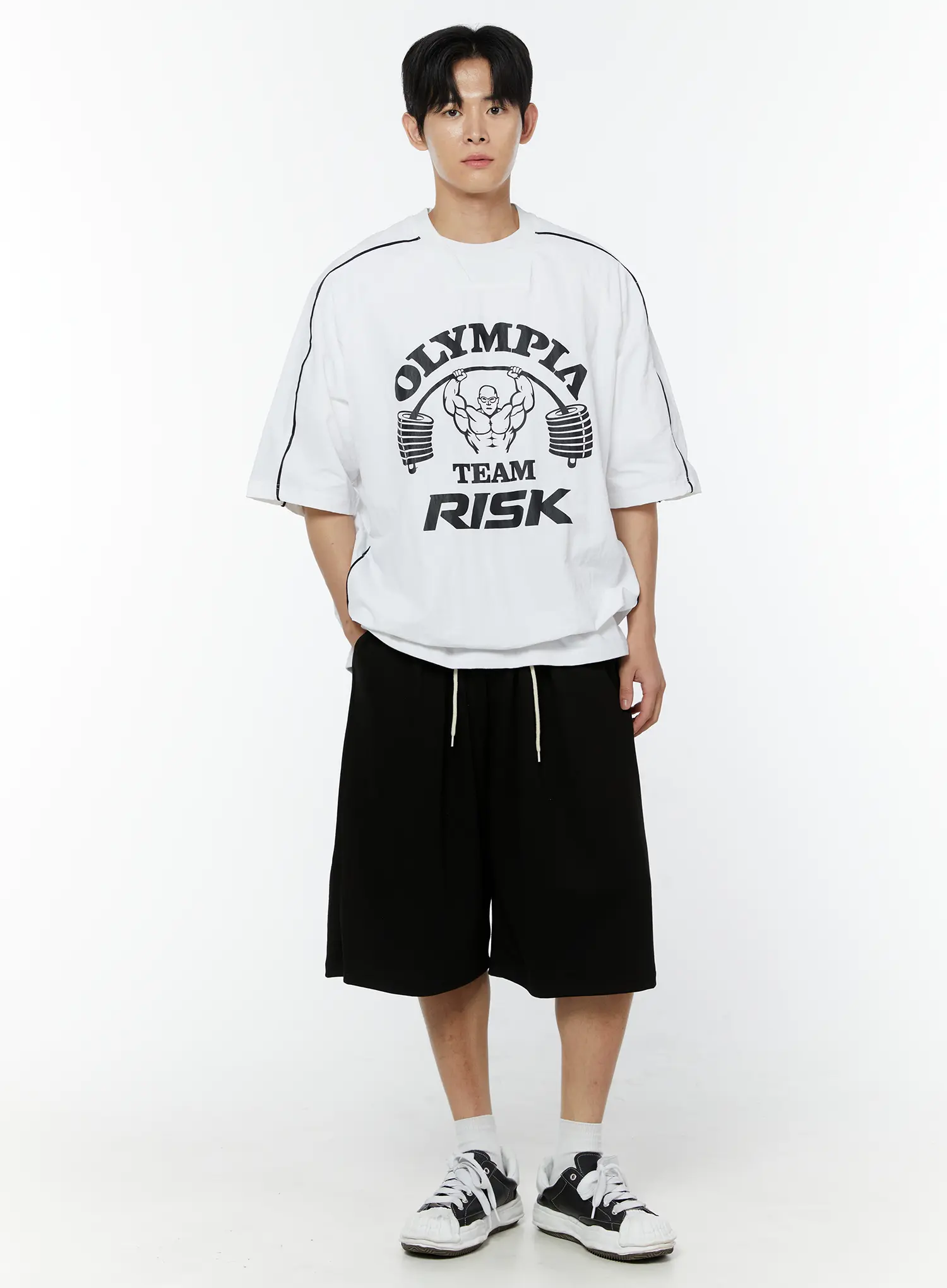 Men's Pintuck Bermuda Shorts (Black) IU508 - Image 3