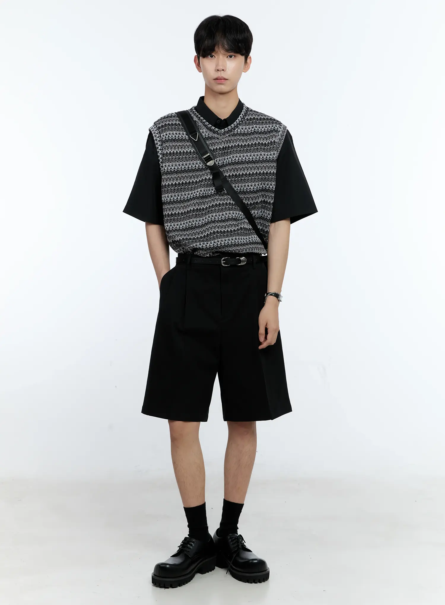 Men's Pleat Bermuda Shorts IG501 - Image 2