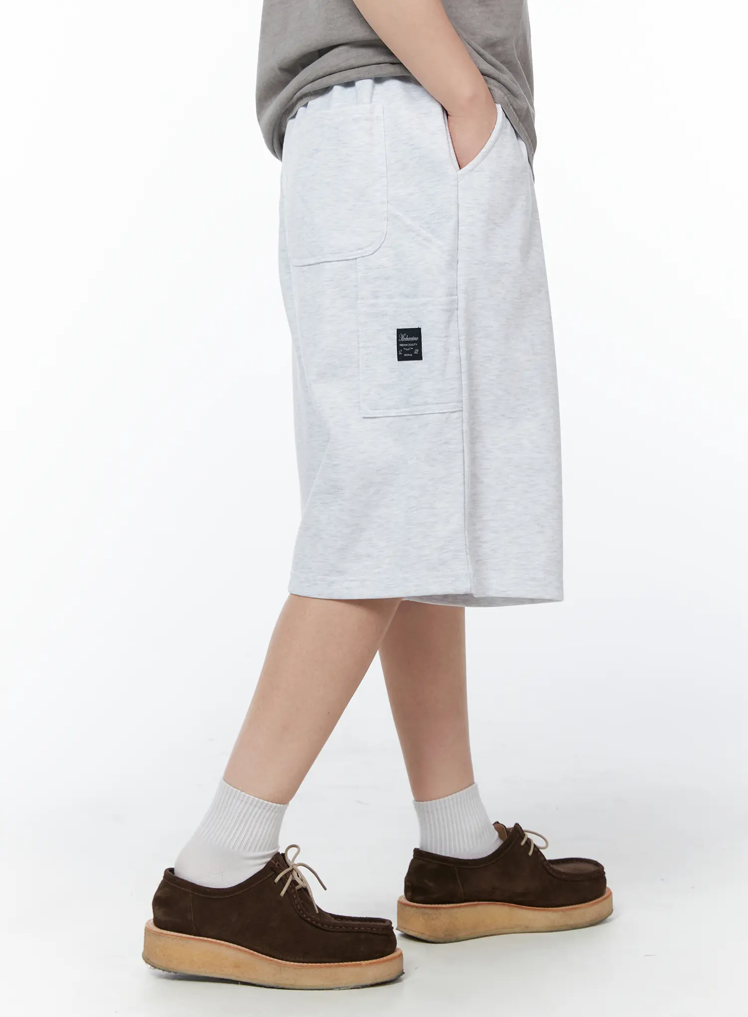 Men's Relaxed-Fit Bermuda Shorts (Light Gray) IY522