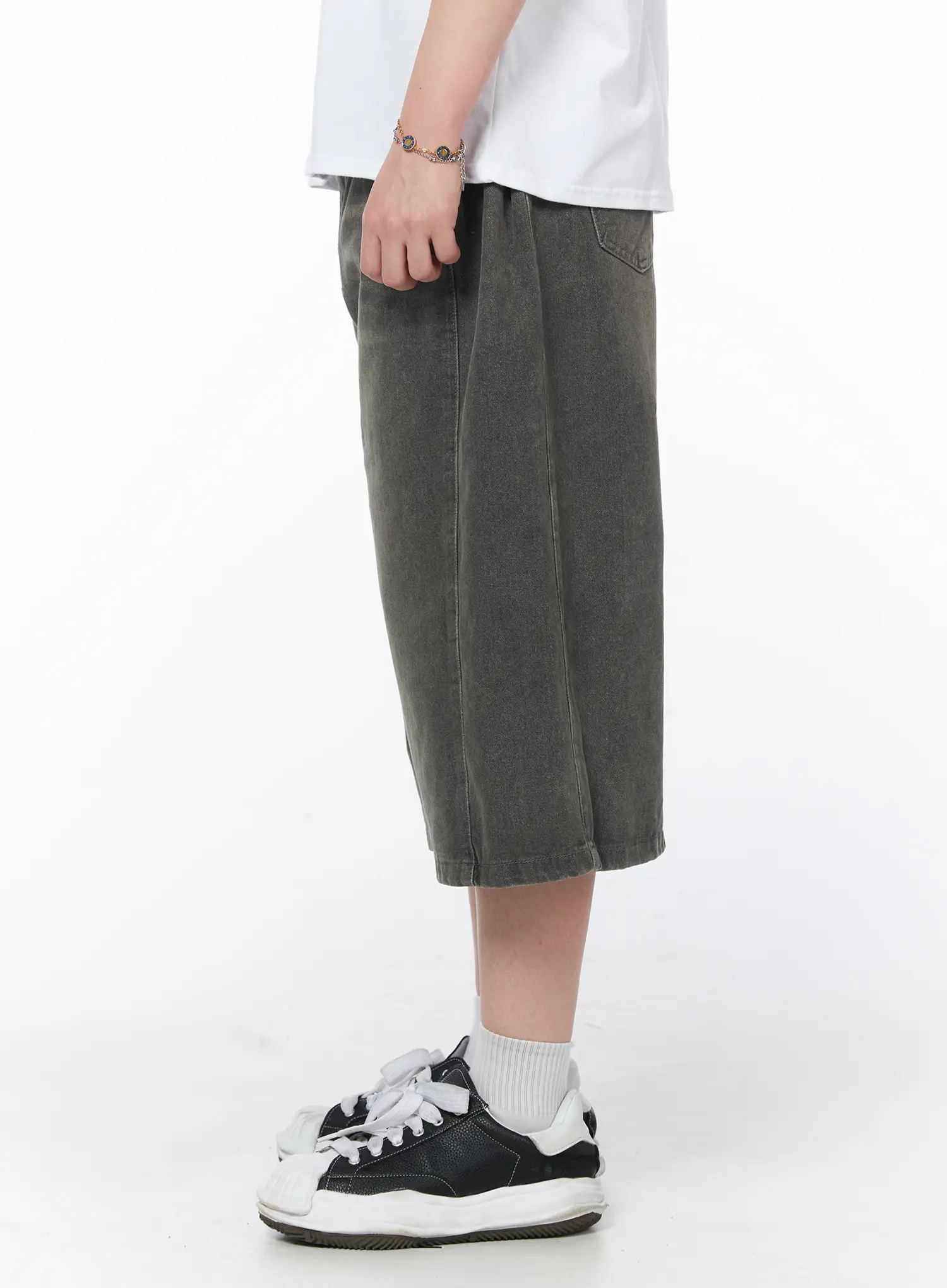 Men's Side Pintuck Bermuda Shorts IY519 - Image 5