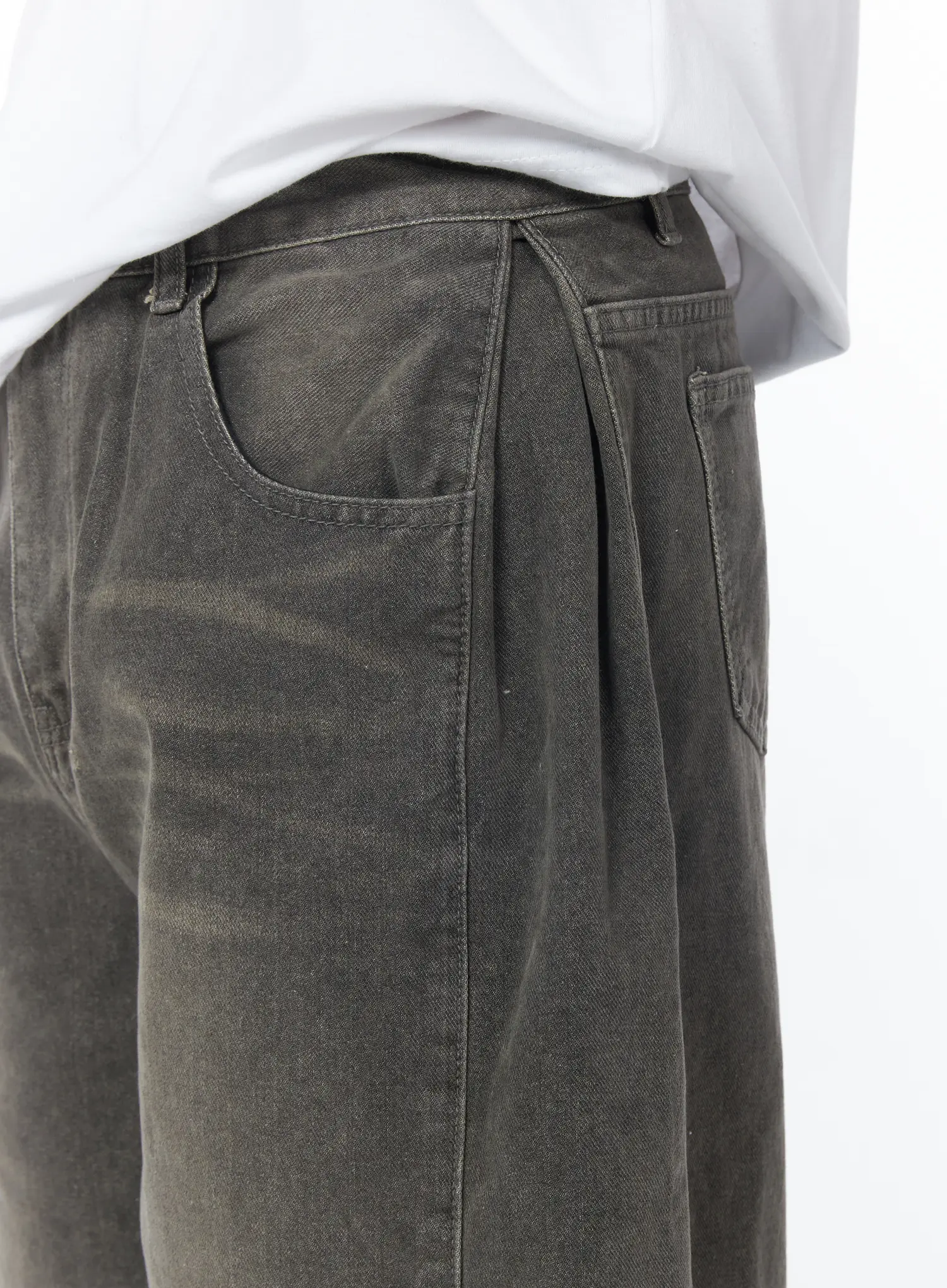 Men's Side Pintuck Bermuda Shorts IY519 - Image 6