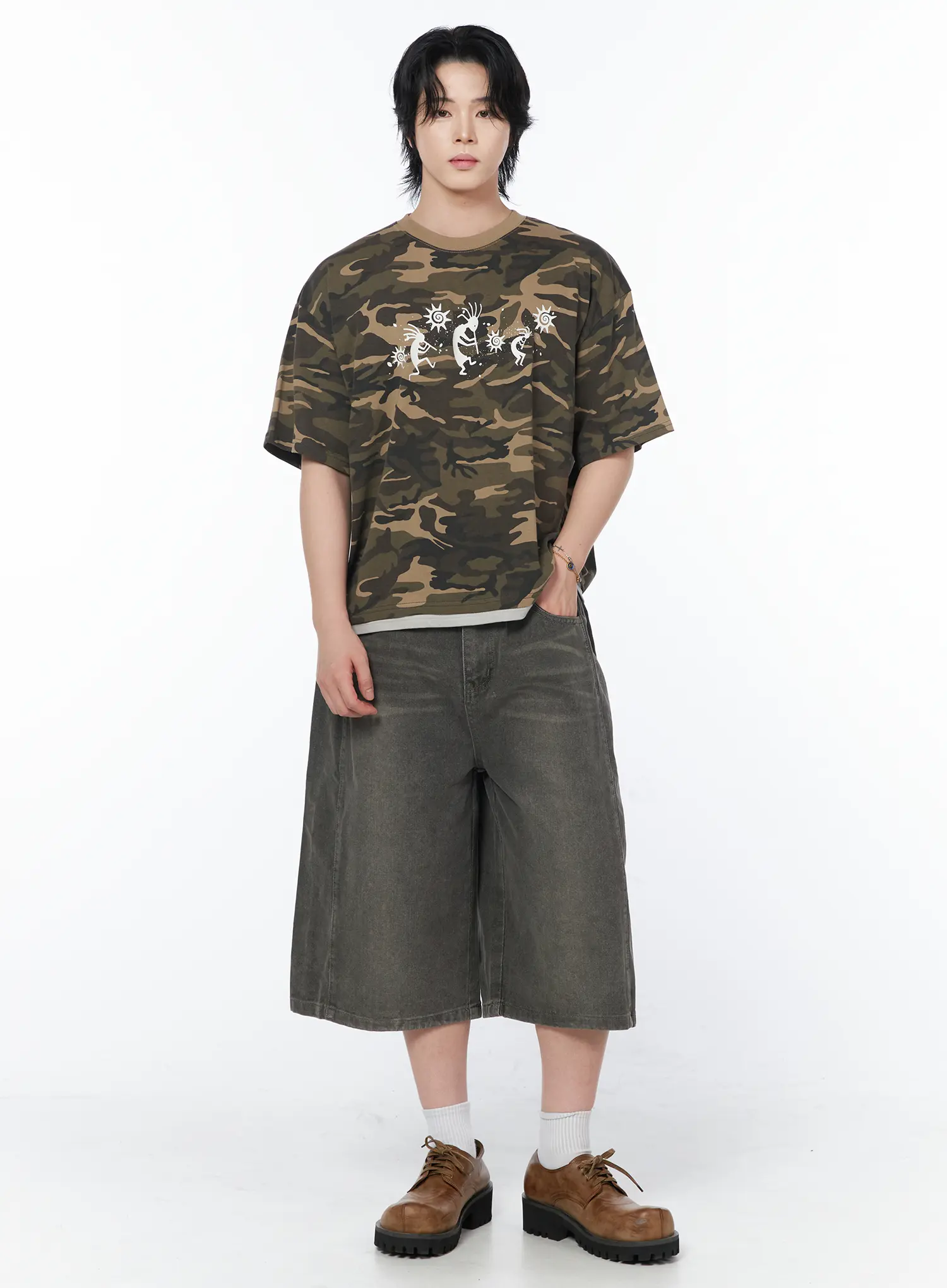 Men's Side Pintuck Bermuda Shorts IY519 - Image 9