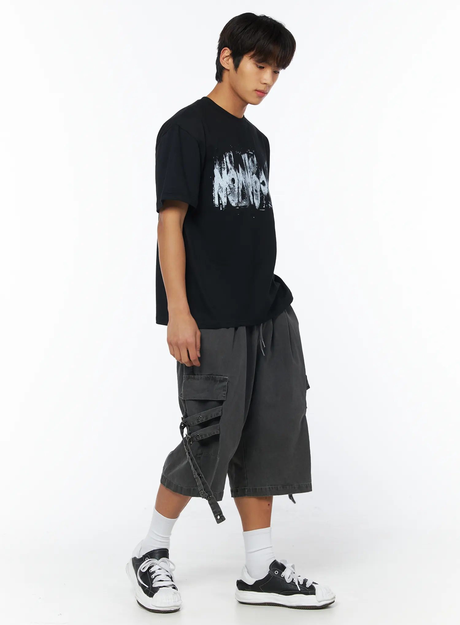 Men's Street-Style Cargo Bermuda Shorts IU503 - Image 7