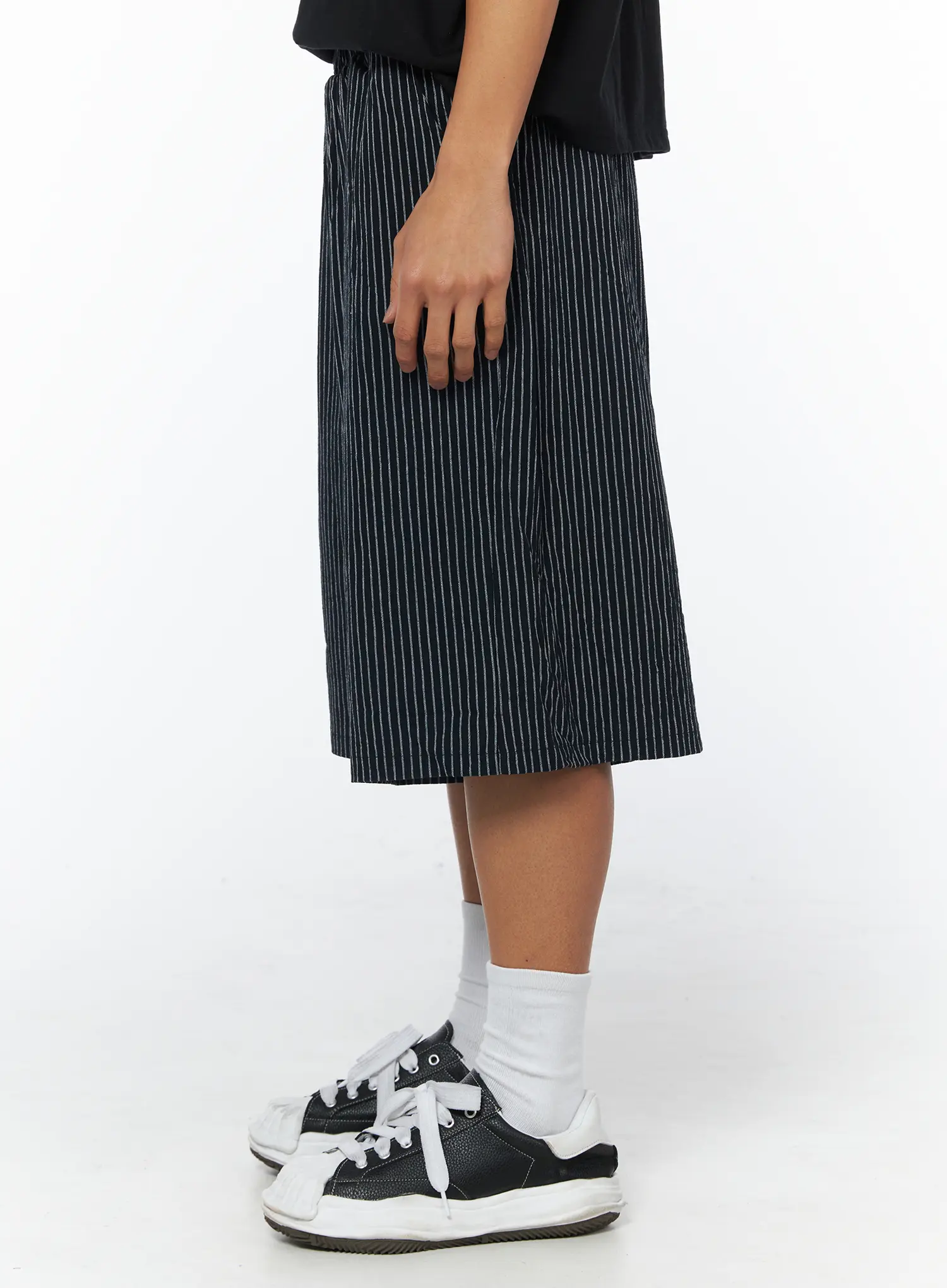 Men's Striped Linen Bermuda Shorts IU503 - Image 4