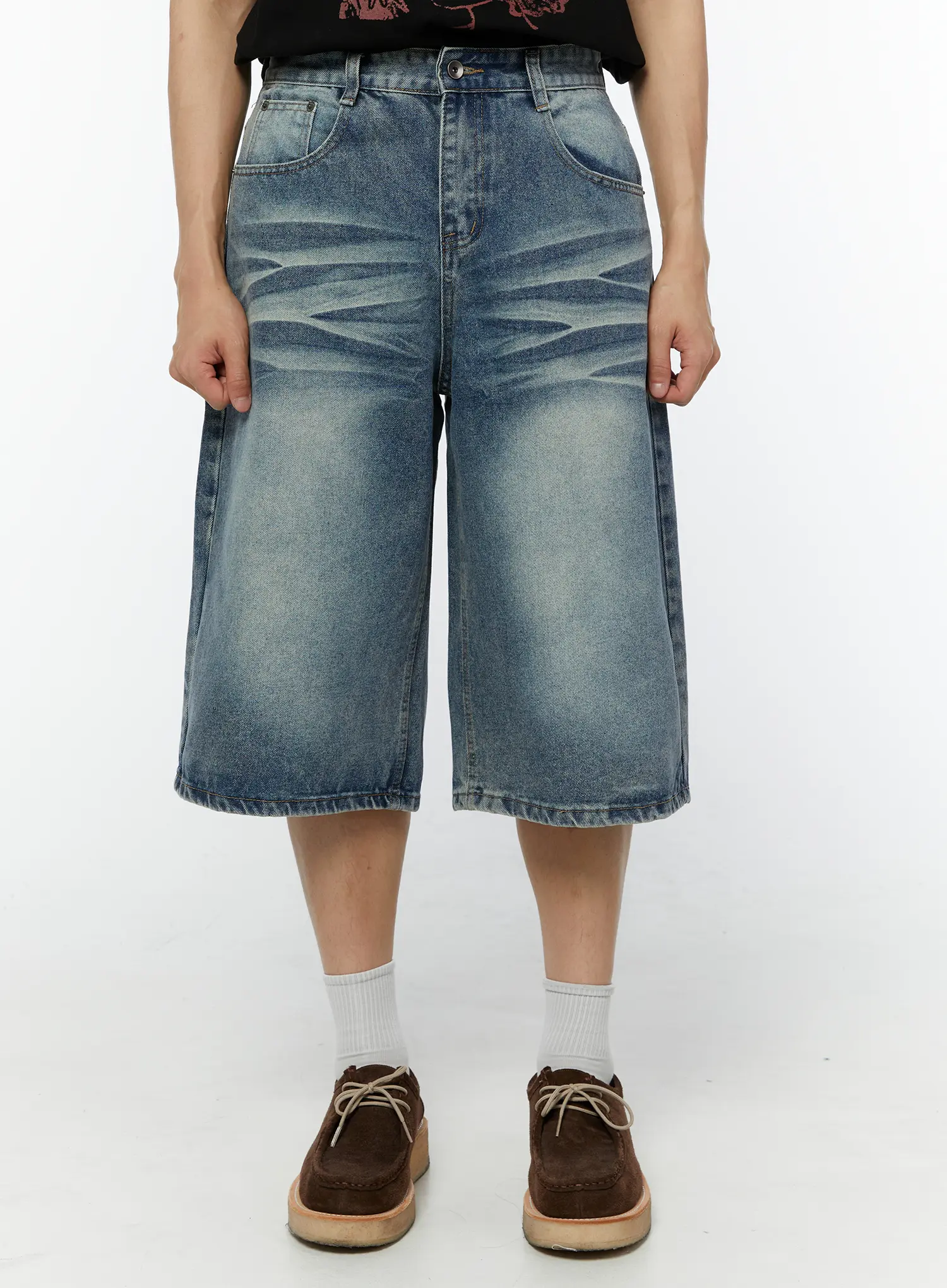 Men's Washed Whiskered Denim Bermuda Shorts IU516