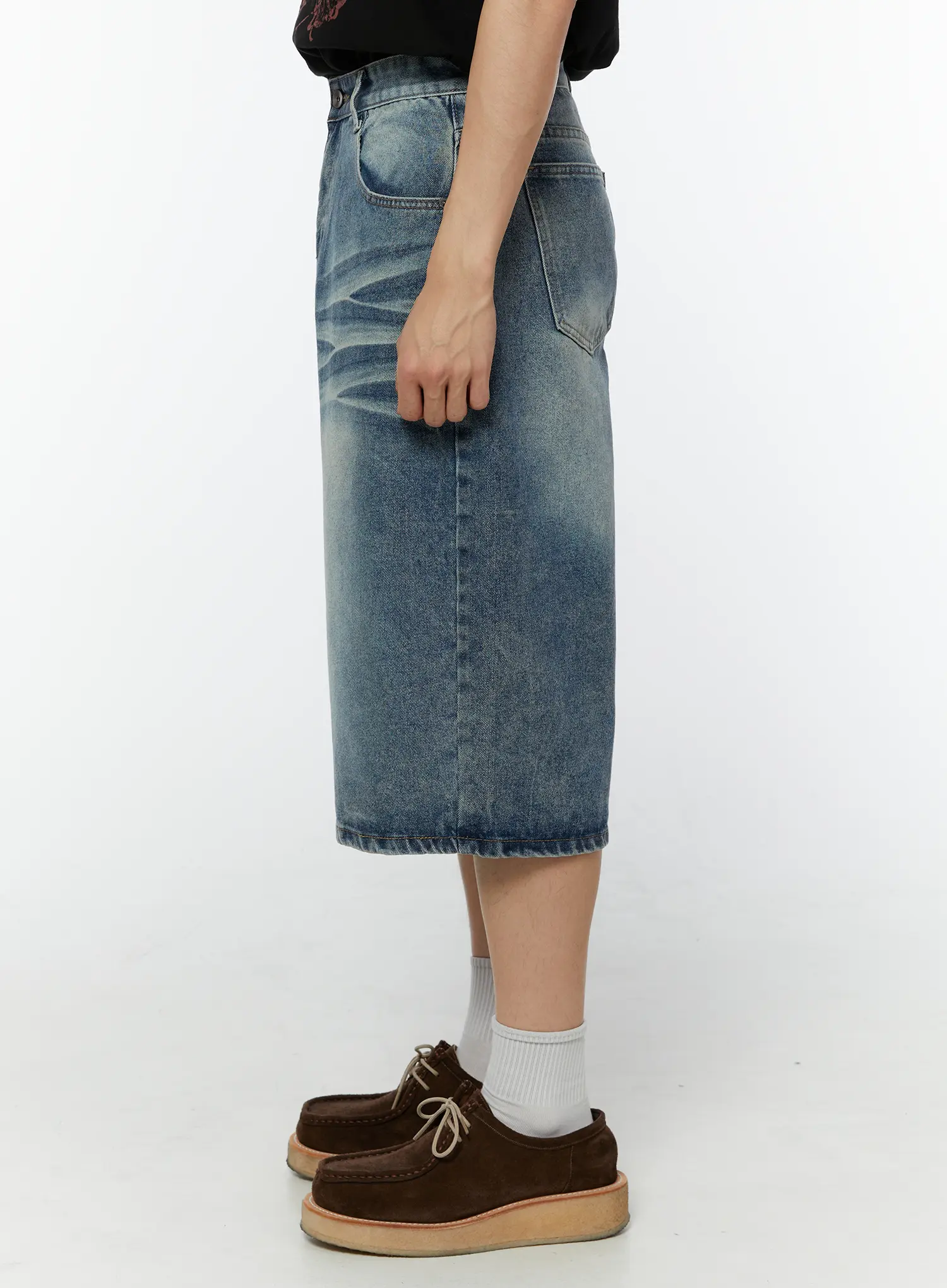 Men's Washed Whiskered Denim Bermuda Shorts IU516 - Image 5