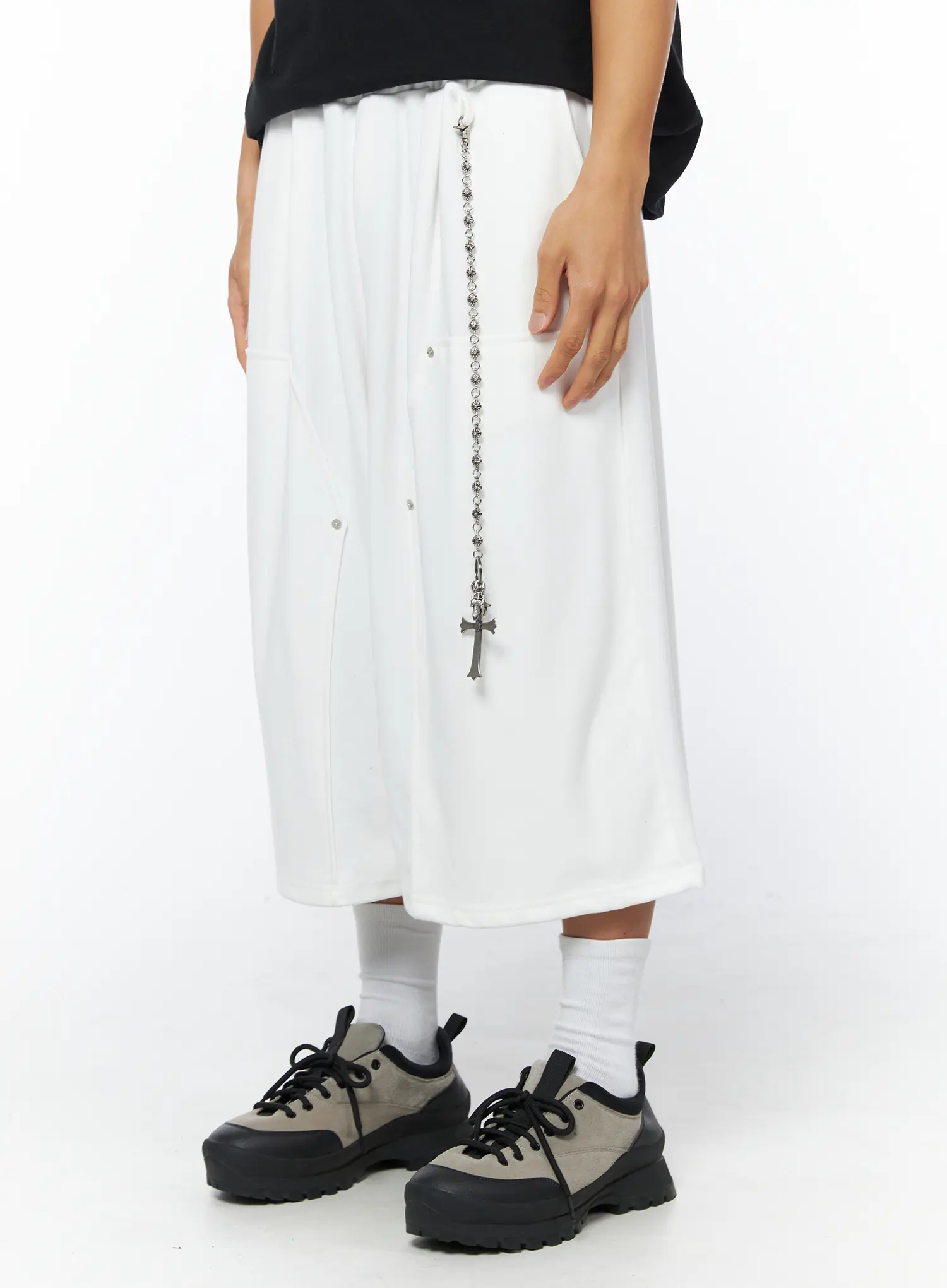 Men's White Bermuda Sweat Shorts IU503 - Image 2