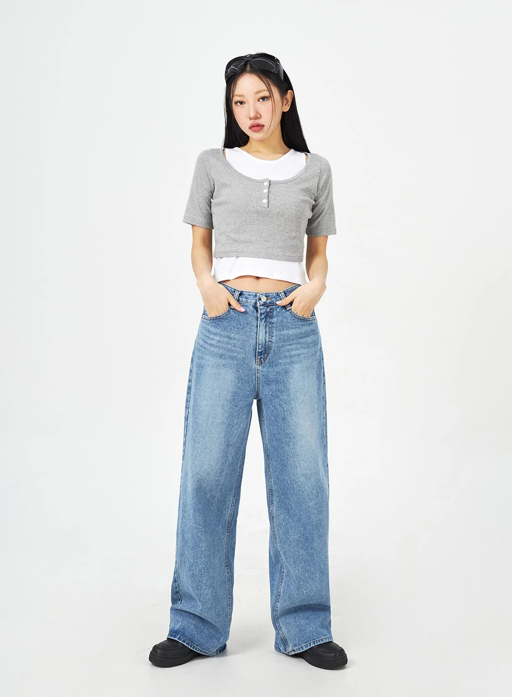 Mid-Wash Bootcut Jeans CM323 - Image 13