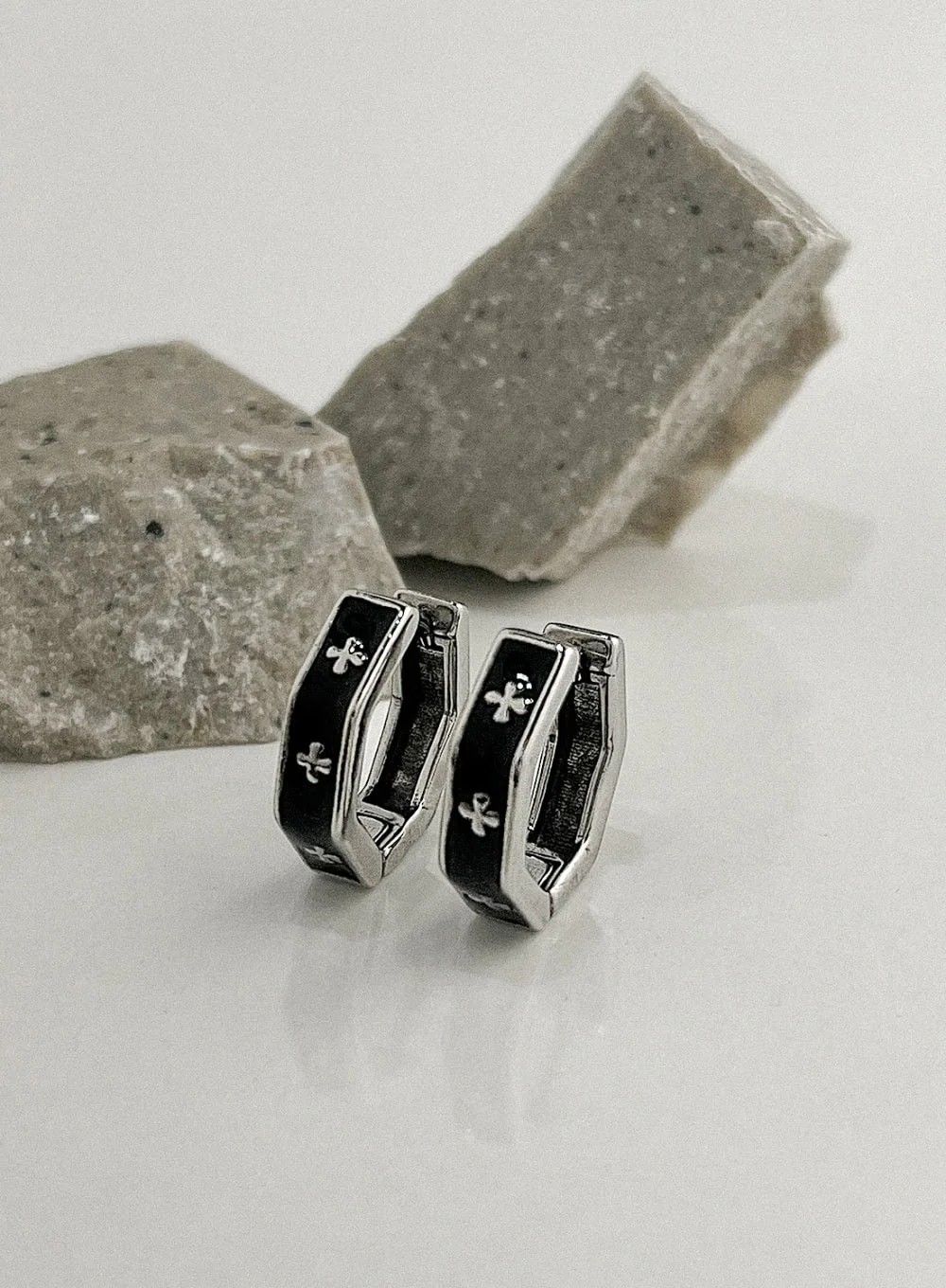 Mini Cross Ring Earrings IL415