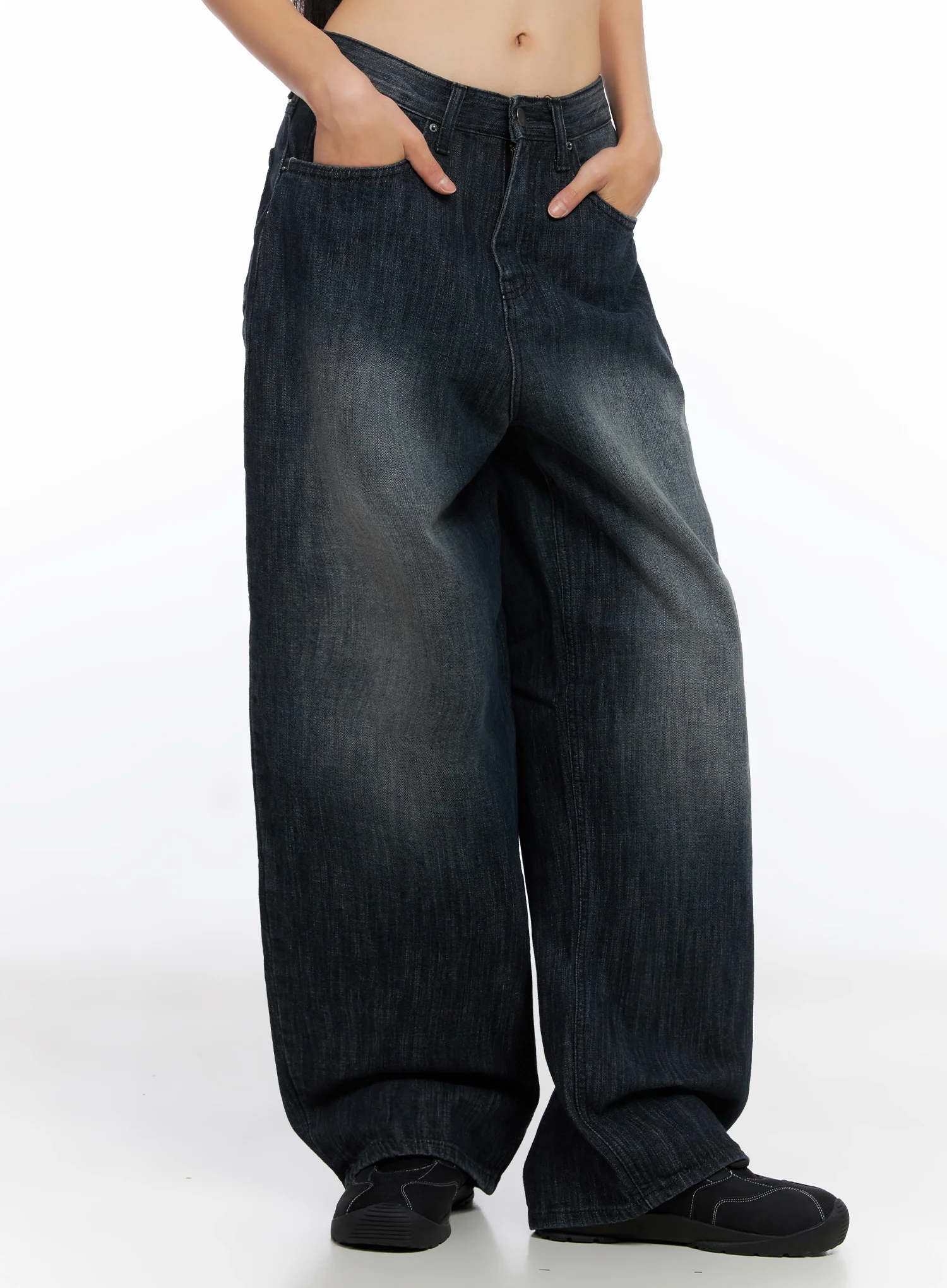 Minnell Vintage-Wash Wide-Leg Jeans IO517
