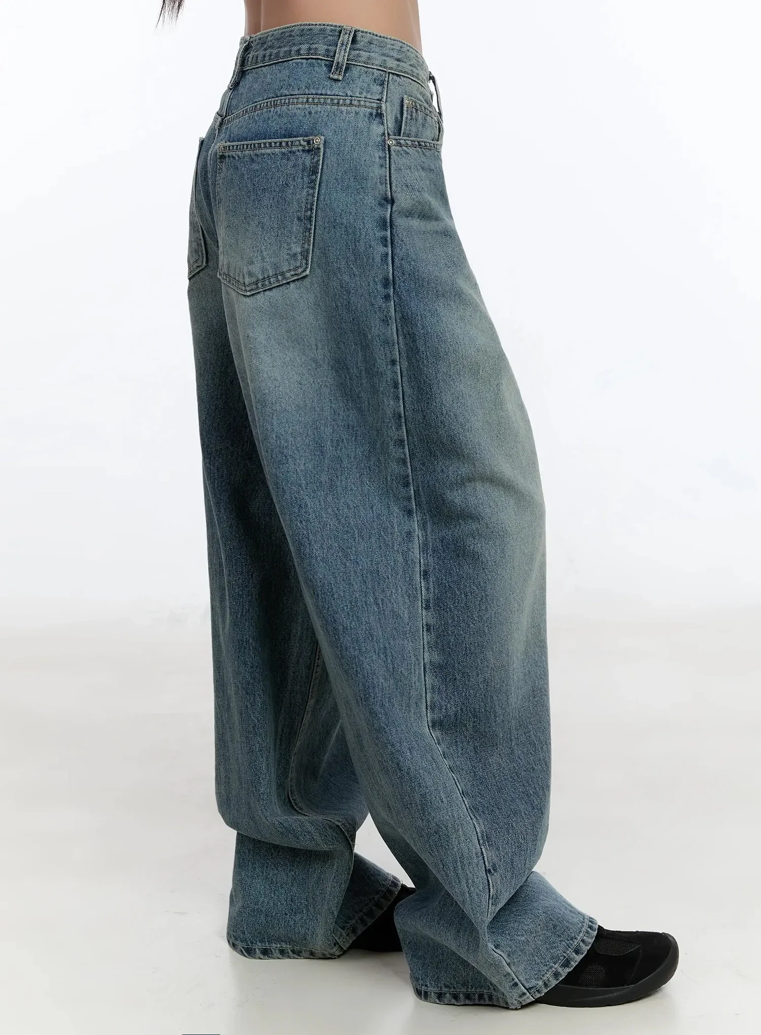 Nevaeh Wide-Leg Jeans IF524 - Image 11