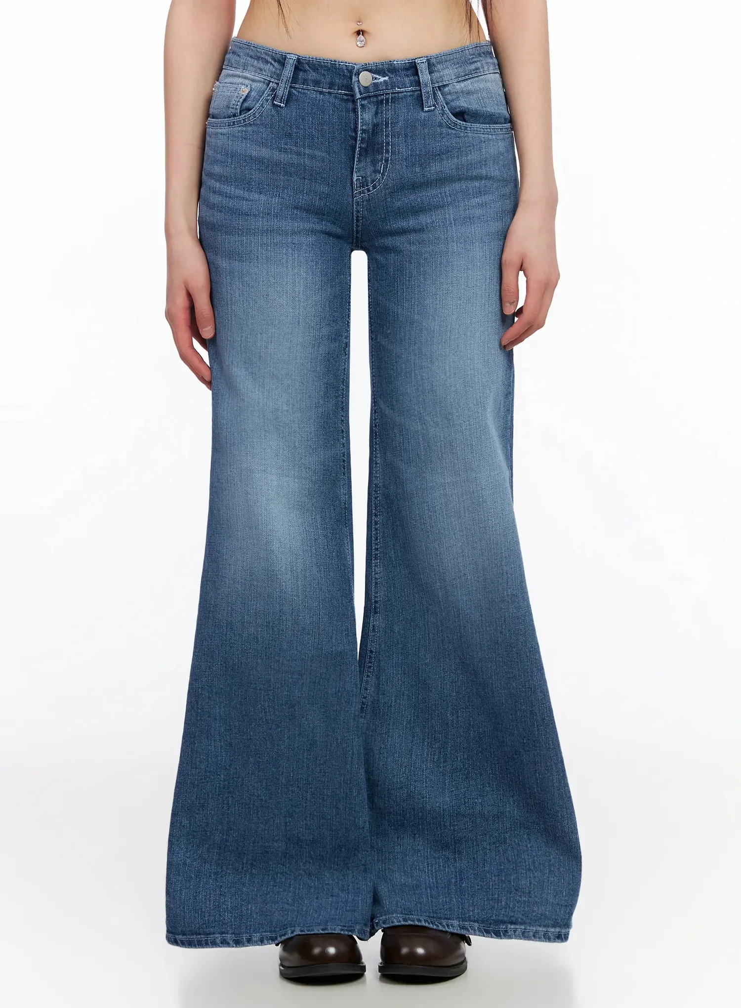 Nyomi Low Rise Hip Pad Bootcut Jeans IA523