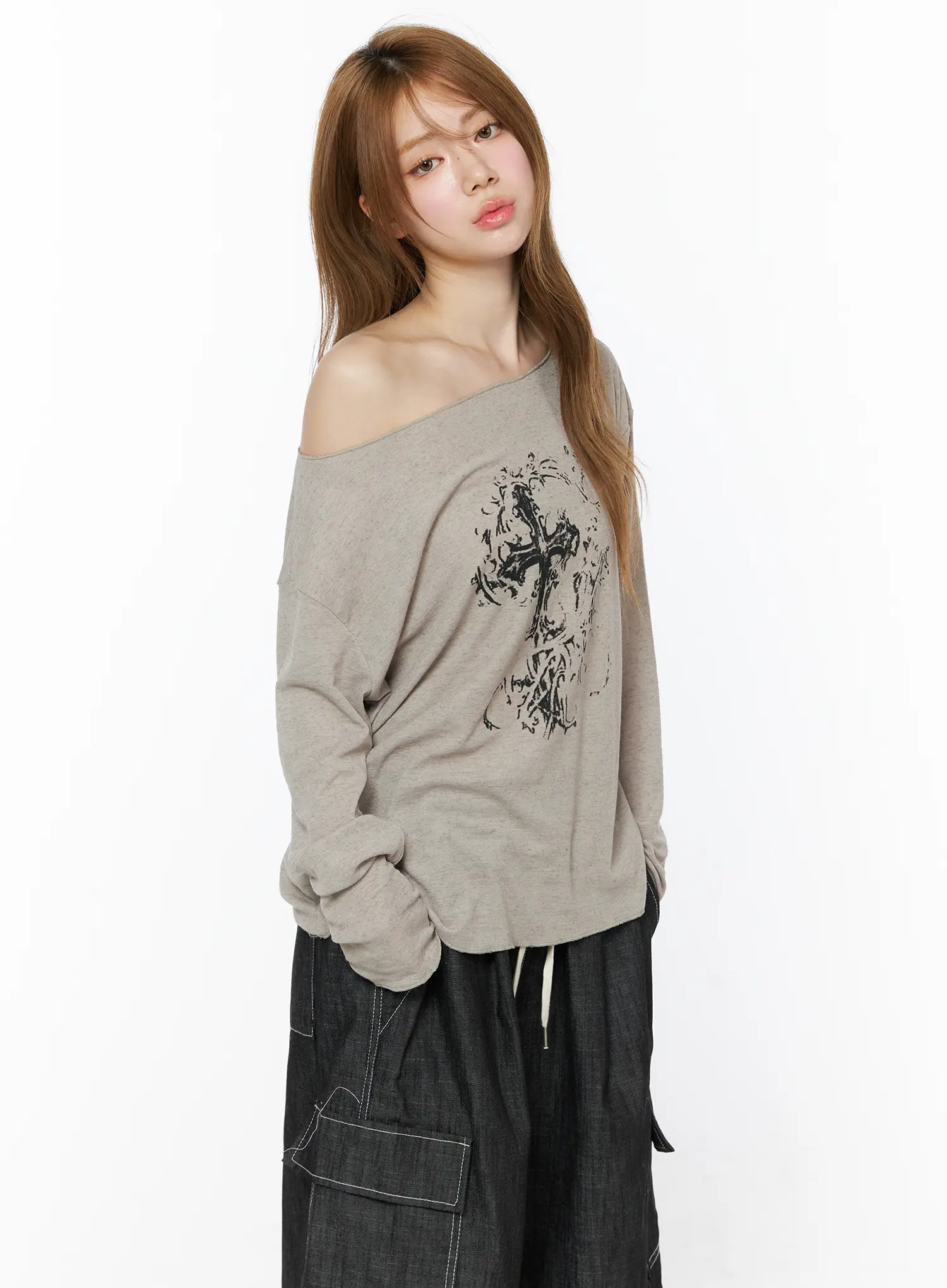 Off-Shoulder Cross Graphic Top IU515 - Image 9