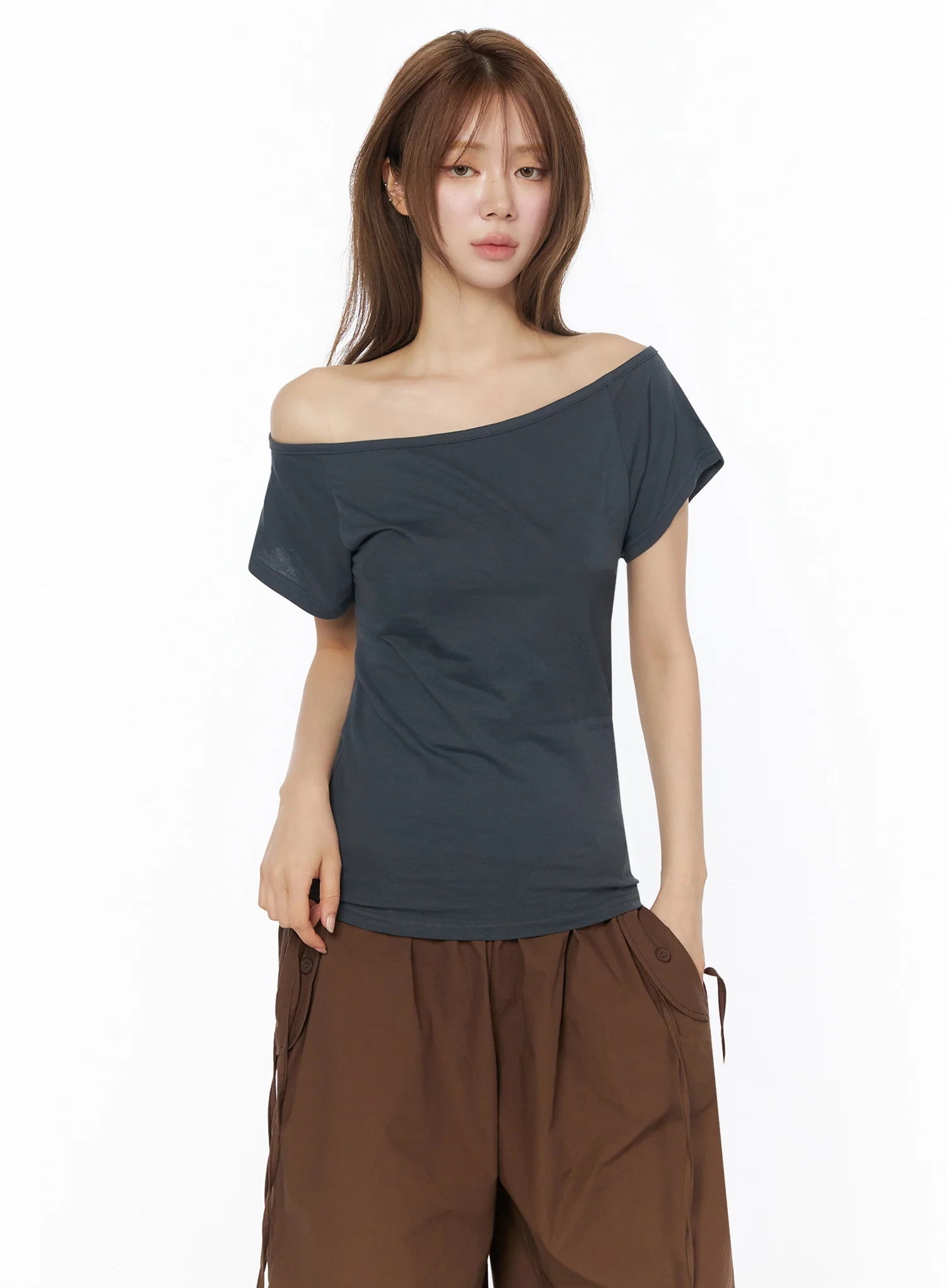 Off-Shoulder Graphic Short Sleeve Top IU525 - Image 11